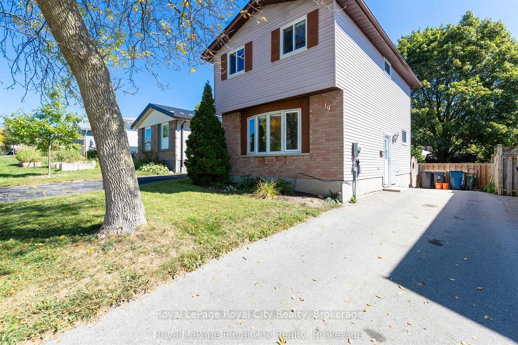 Photo 24 of 19 Leacock Avenue, Guelph, Grange Road — HOMEH