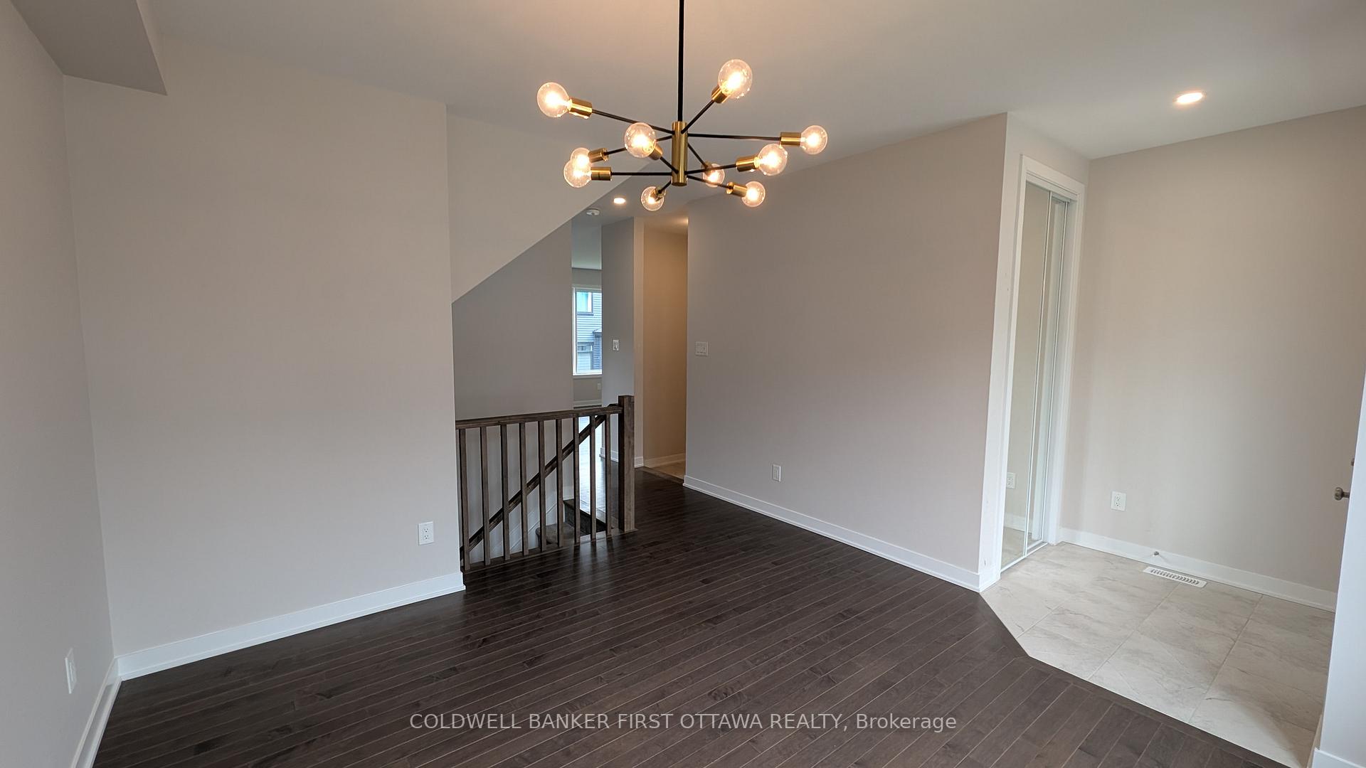 Photo 3 of 409 Appalachian Circle, Ottawa, Barrhaven - Half Moon Bay — HOMEH