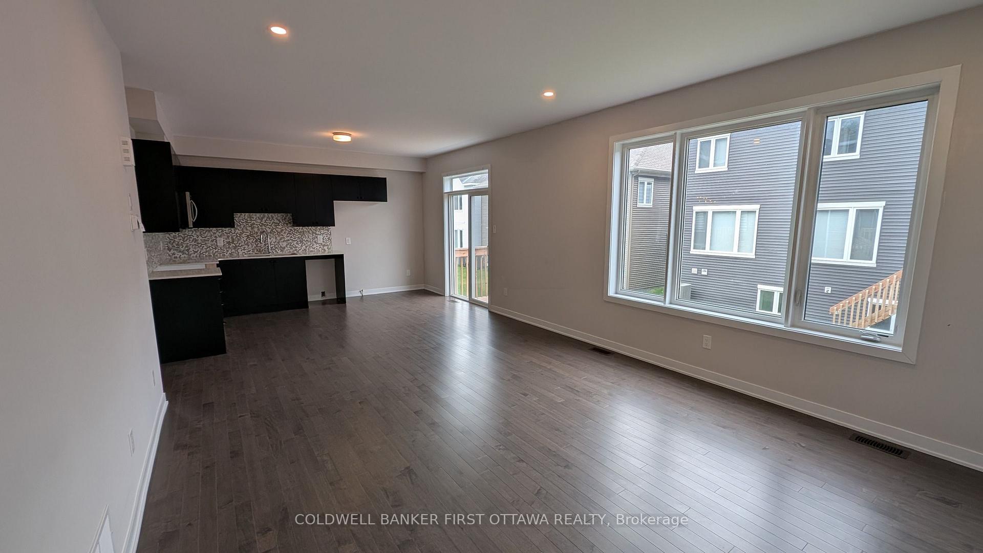 Photo 6 of 409 Appalachian Circle, Ottawa, Barrhaven - Half Moon Bay — HOMEH