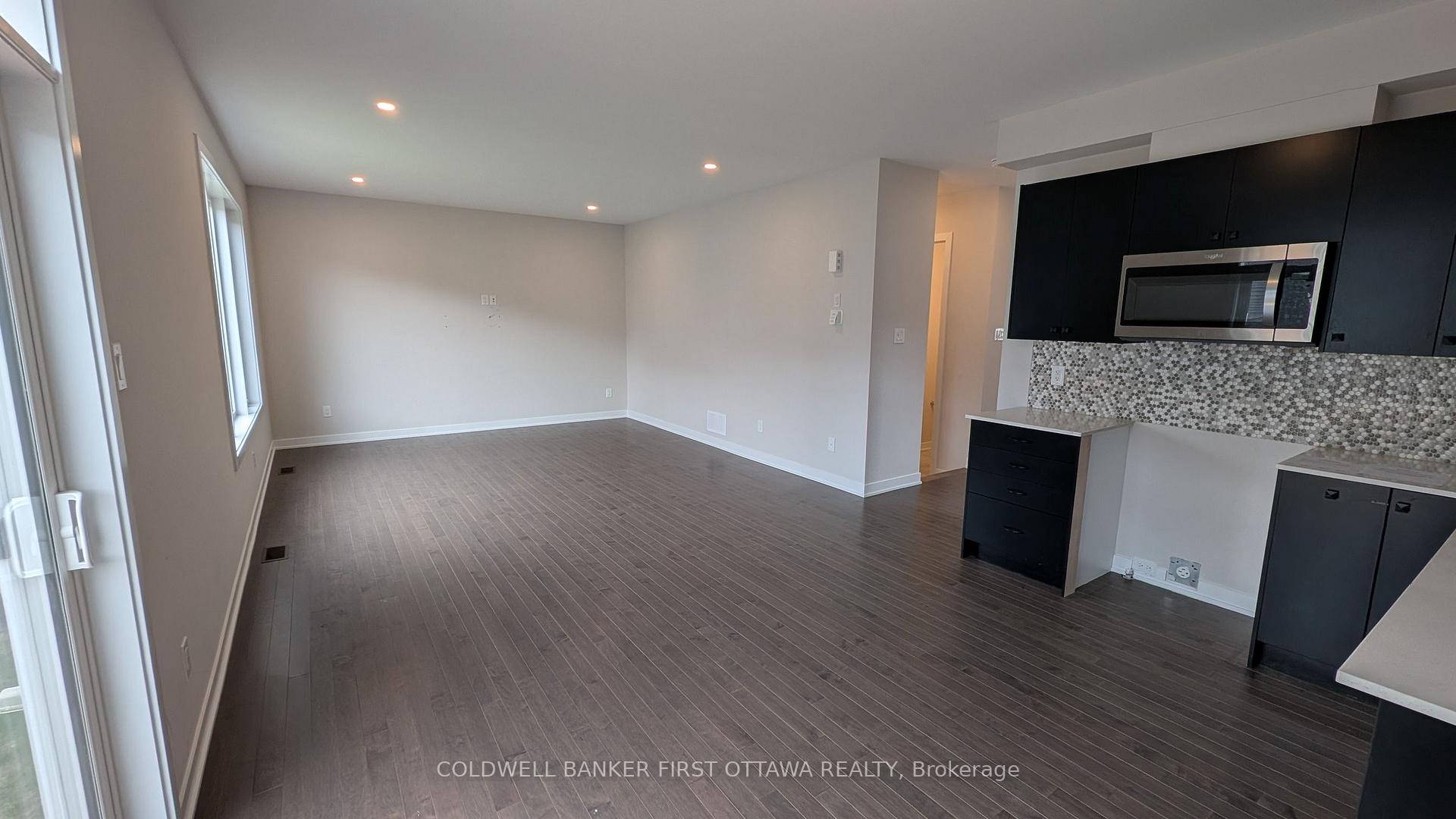 Photo 7 of 409 Appalachian Circle, Ottawa, Barrhaven - Half Moon Bay — HOMEH
