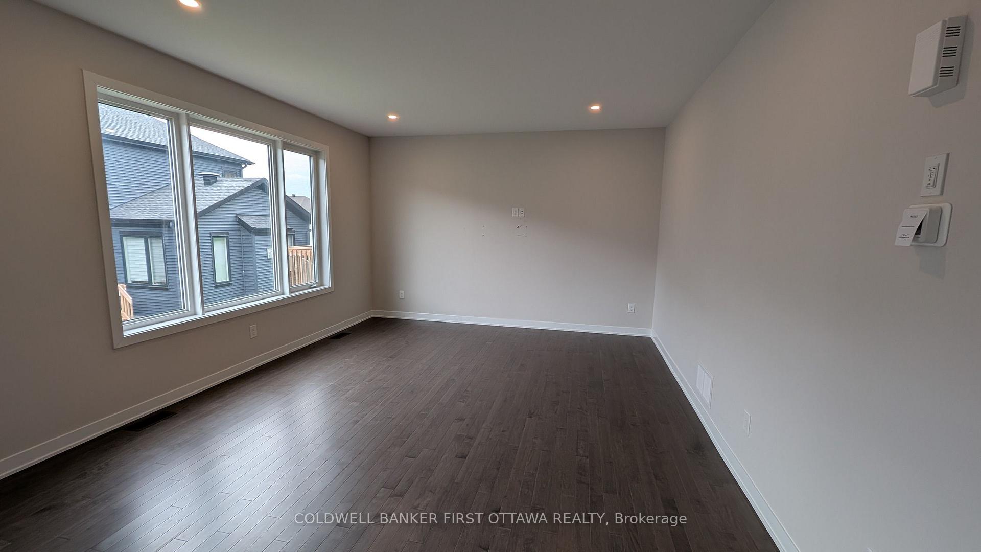 Photo 8 of 409 Appalachian Circle, Ottawa, Barrhaven - Half Moon Bay — HOMEH