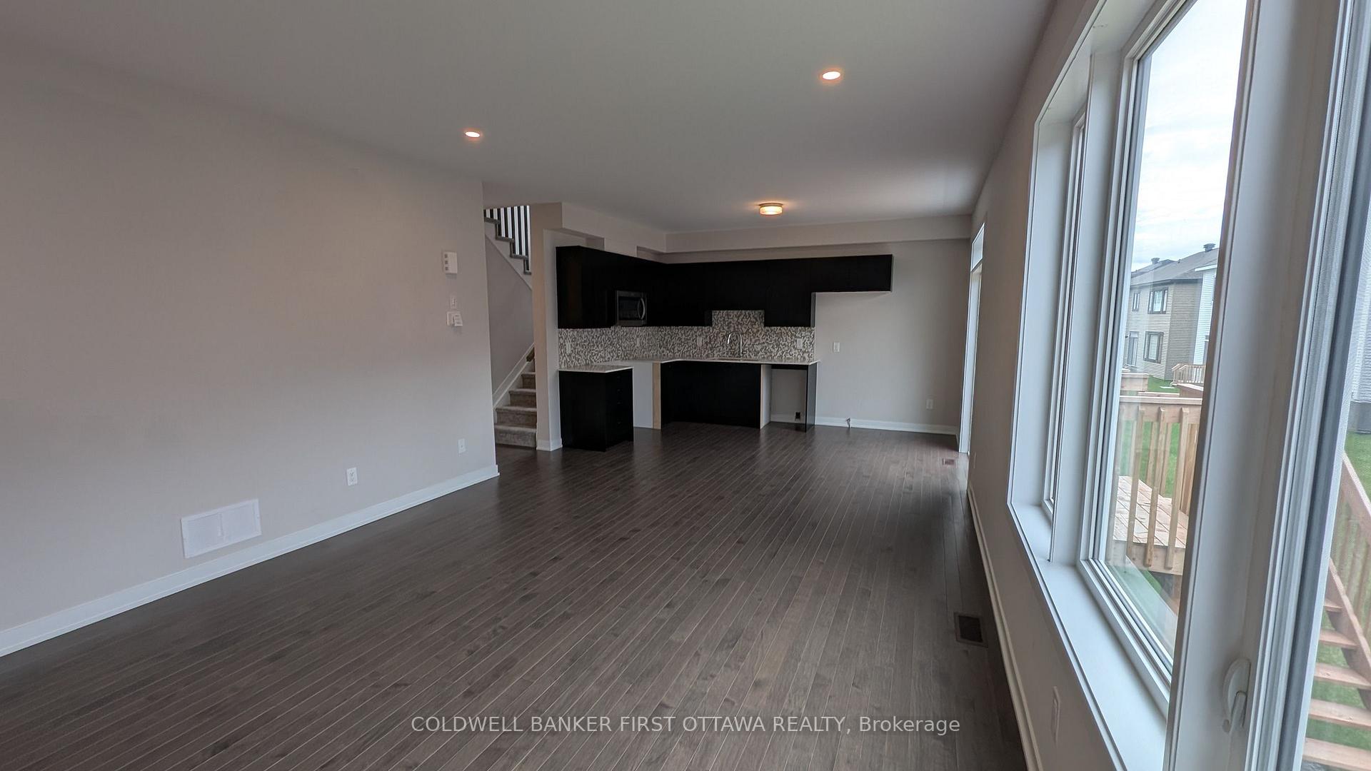 Photo 9 of 409 Appalachian Circle, Ottawa, Barrhaven - Half Moon Bay — HOMEH