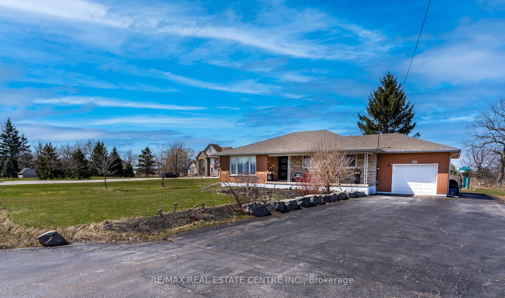Photo 34 of 242 Mountain Road, Grimsby, Grimsby Escarpment — HOMEH