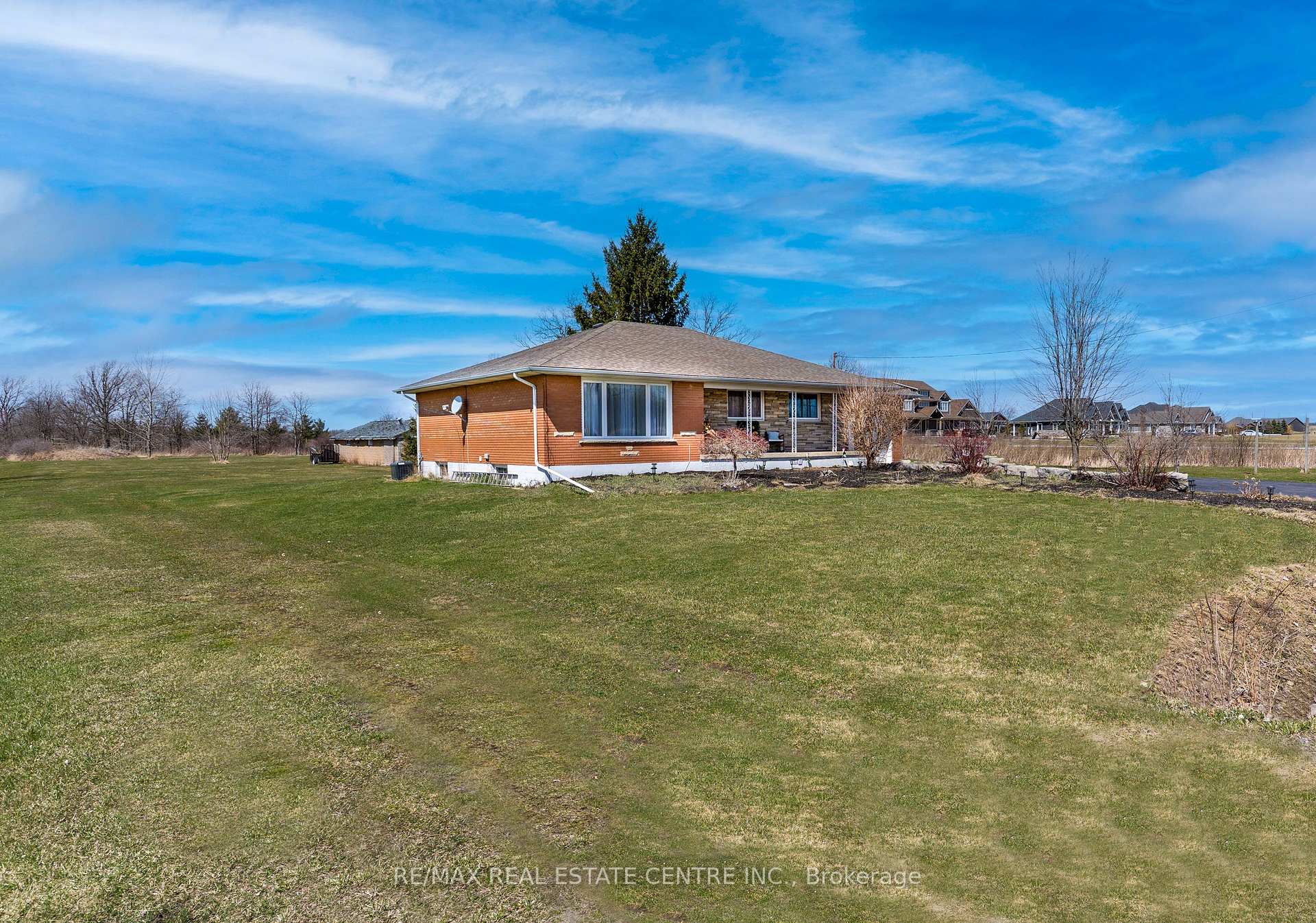 Photo 35 of 242 Mountain Road, Grimsby, Grimsby Escarpment — HOMEH