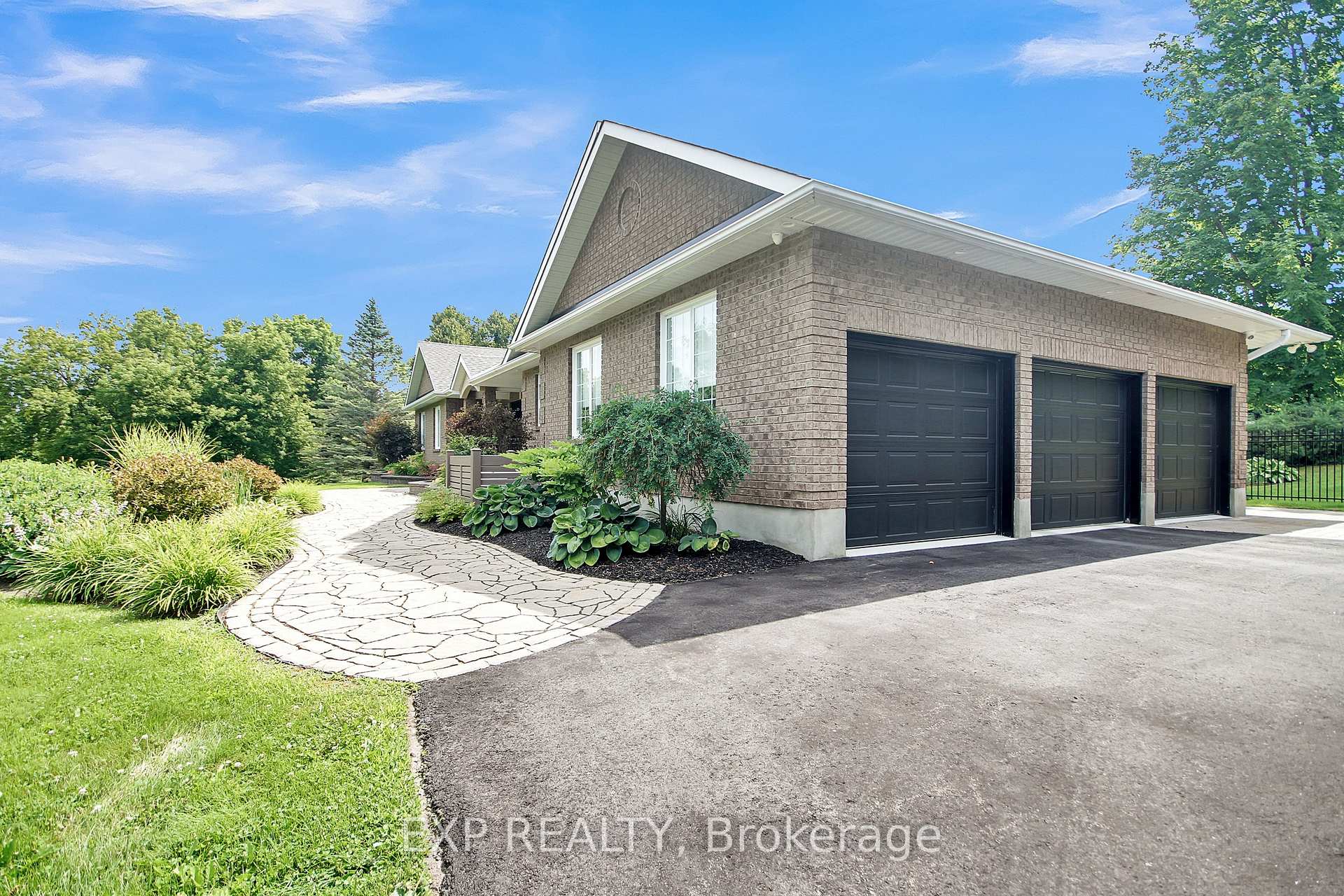 Photo 1 of 6202 Deermeadow Drive, Ottawa, Greely — HOMEH