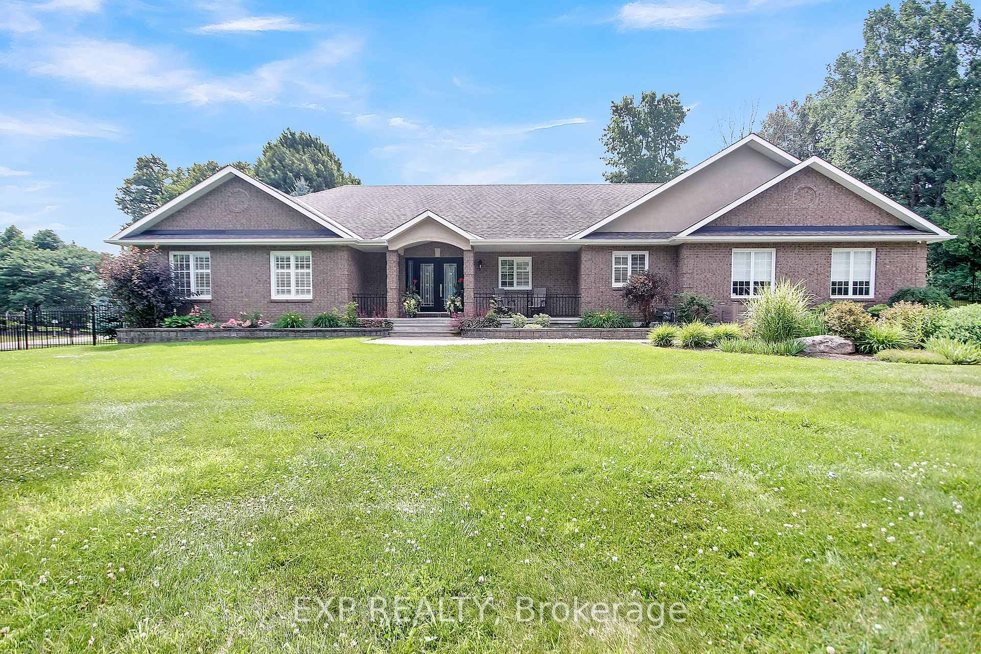 Photo 2 of 6202 Deermeadow Drive, Ottawa, Greely — HOMEH