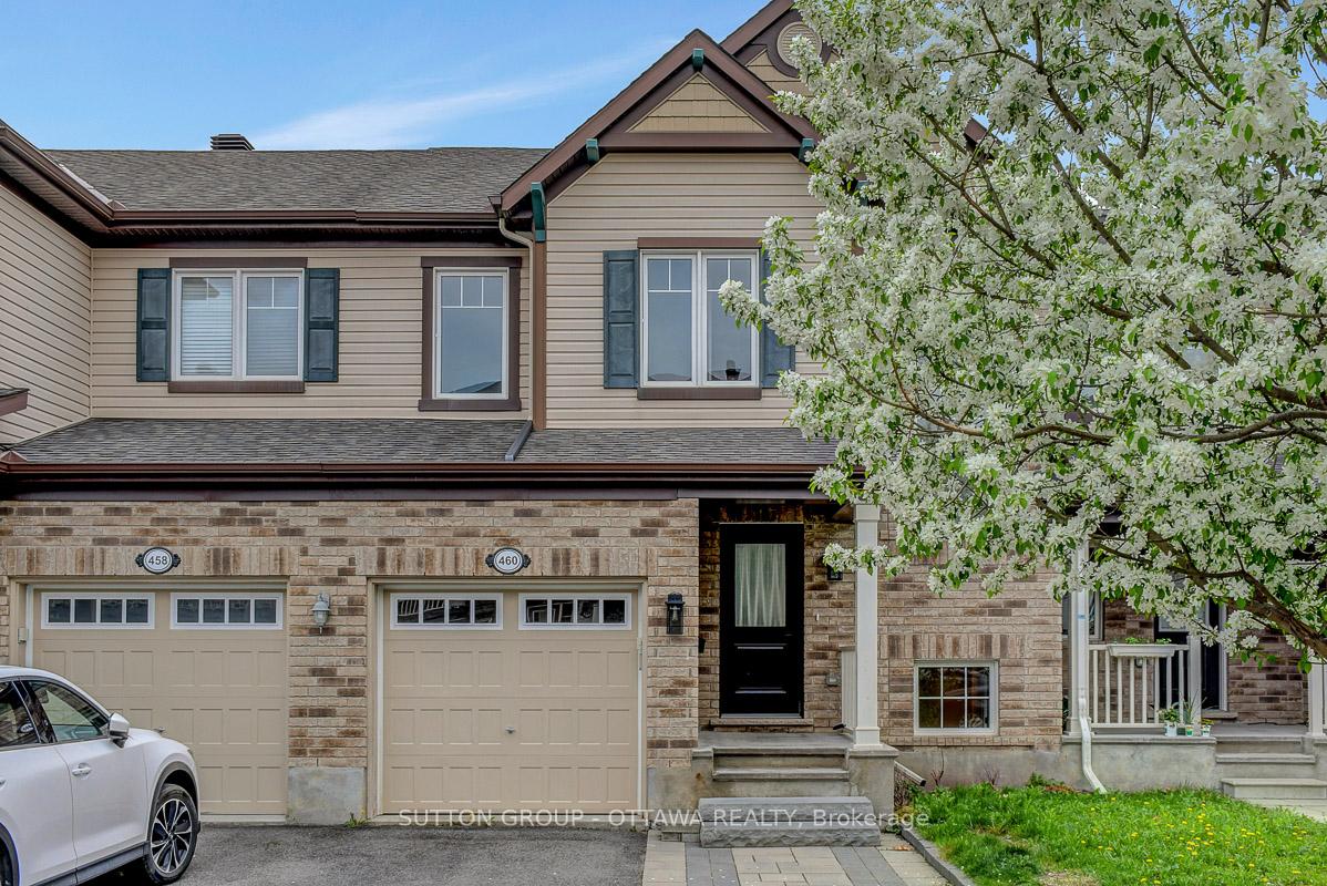 Front of 460 Meadowhawk Crescent