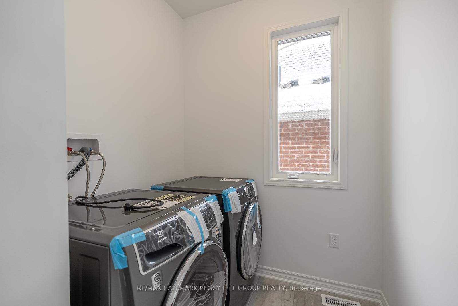 Photo 18 of Unit Upper, 53 Ennerdale Street, Barrie, Rural Barrie Southwest — HOMEH