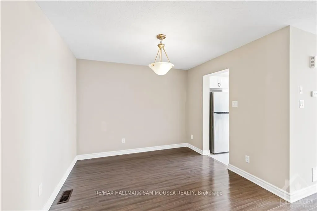 Photo 3 of 119 Mancini Way, Ottawa, Barrhaven - Strandherd — HOMEH