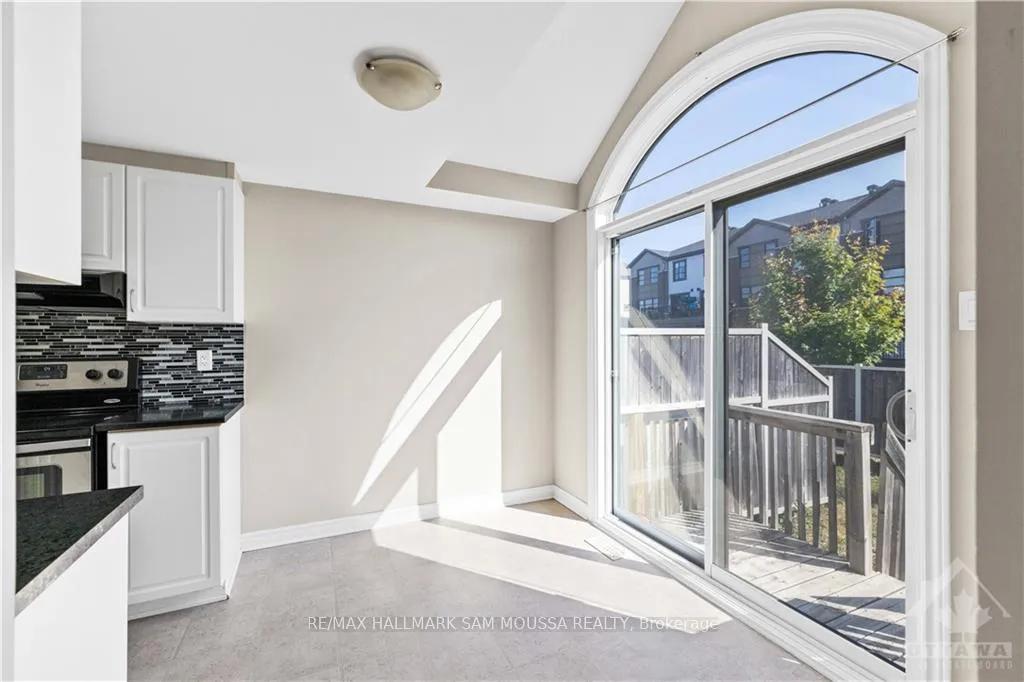 Photo 5 of 119 Mancini Way, Ottawa, Barrhaven - Strandherd — HOMEH