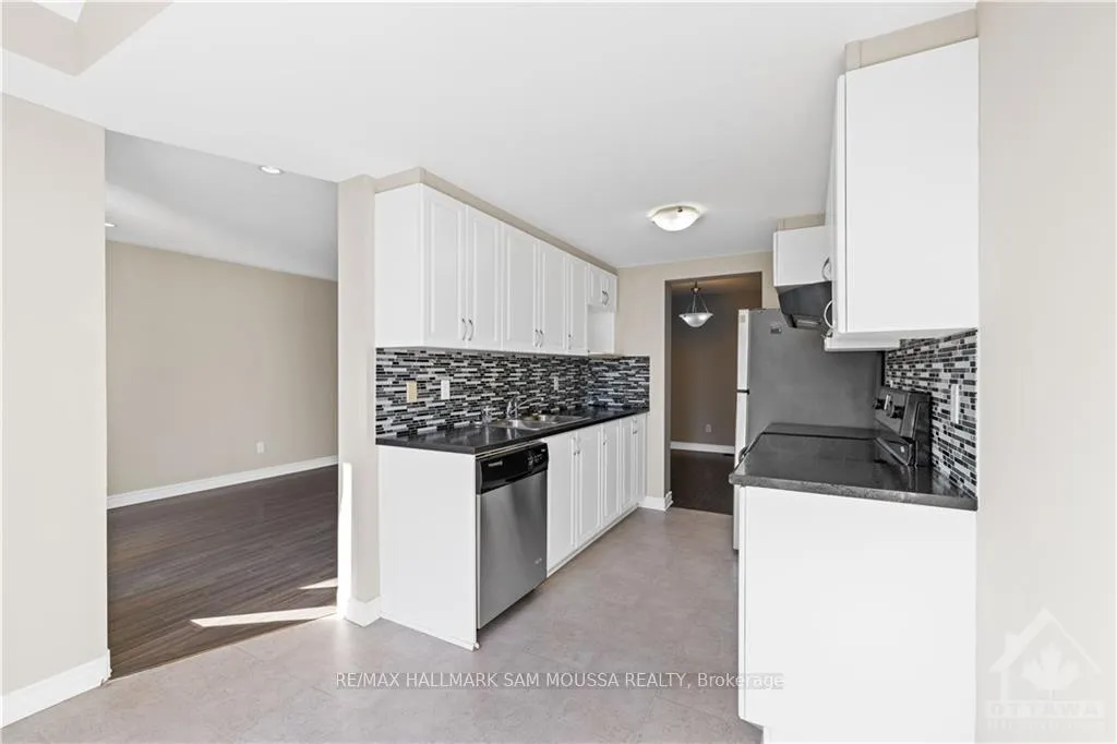 Photo 6 of 119 Mancini Way, Ottawa, Barrhaven - Strandherd — HOMEH
