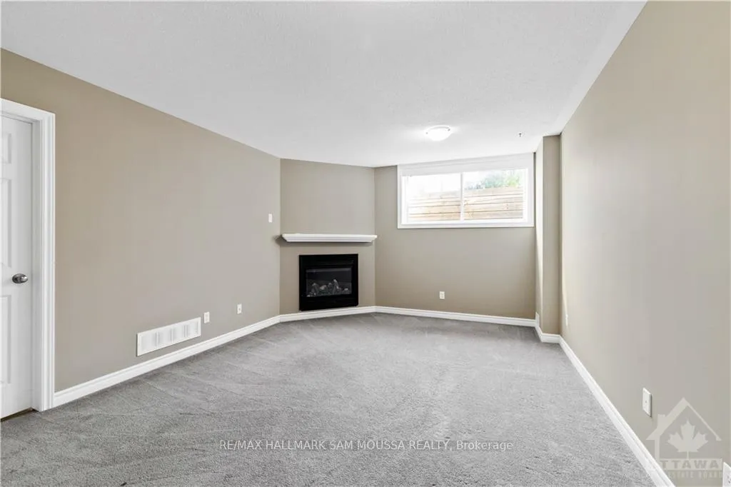 Photo 14 of 119 Mancini Way, Ottawa, Barrhaven - Strandherd — HOMEH