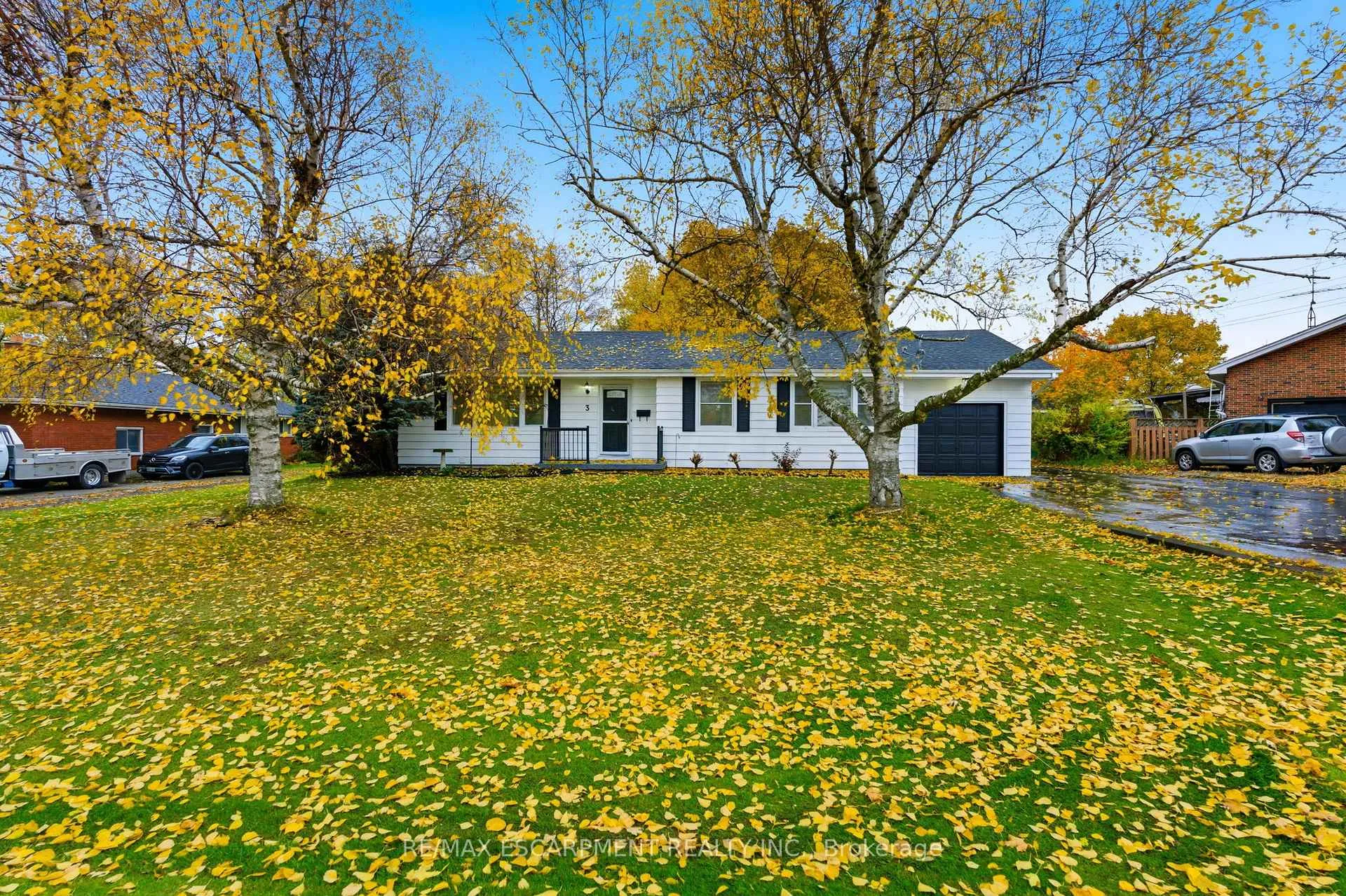 Photo 7 of 3 Algonquin Avenue, Hamilton, Rural Flamborough — HOMEH