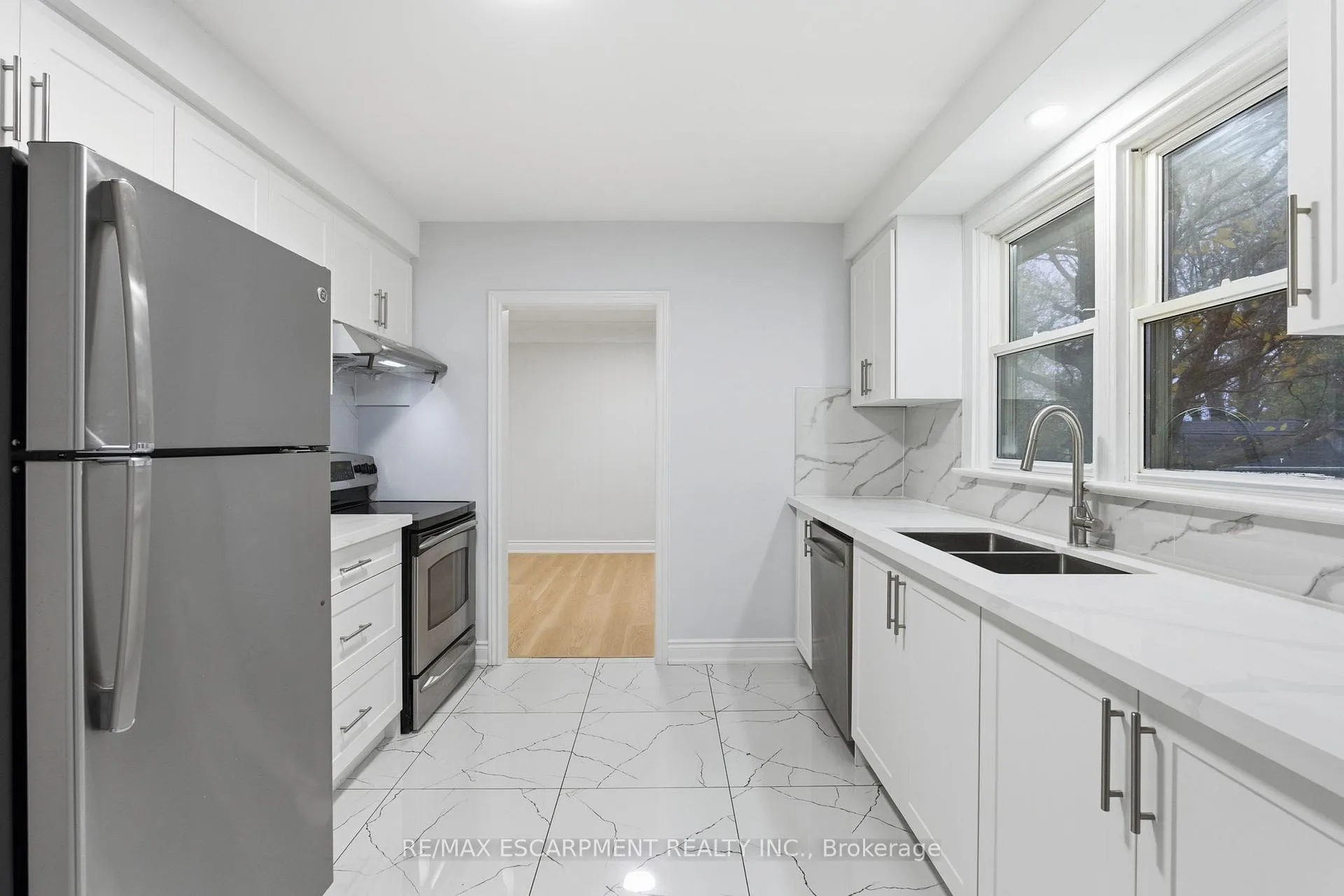 Photo 65 of 3 Algonquin Avenue, Hamilton, Rural Flamborough — HOMEH