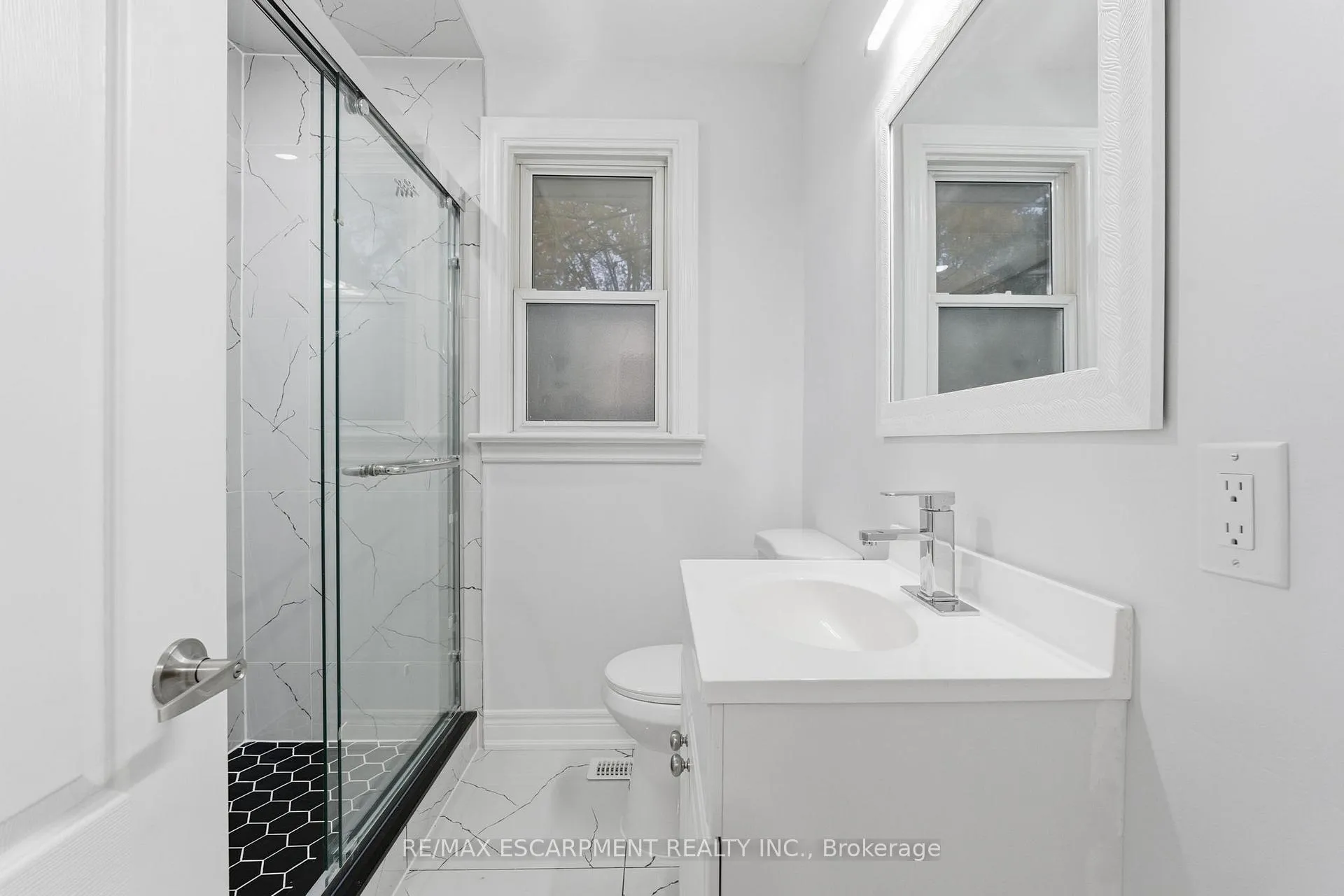 Photo 111 of 3 Algonquin Avenue, Hamilton, Rural Flamborough — HOMEH