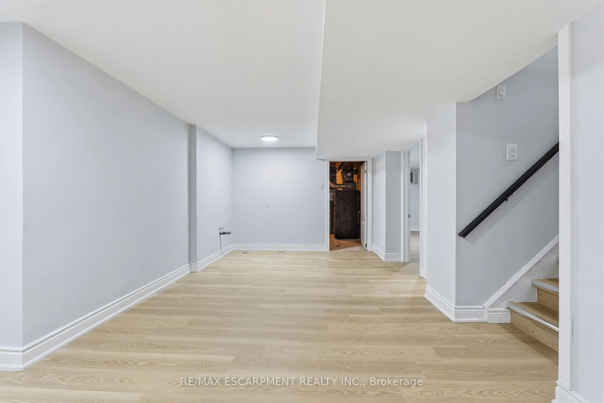 Photo 125 of 3 Algonquin Avenue, Hamilton, Rural Flamborough — HOMEH