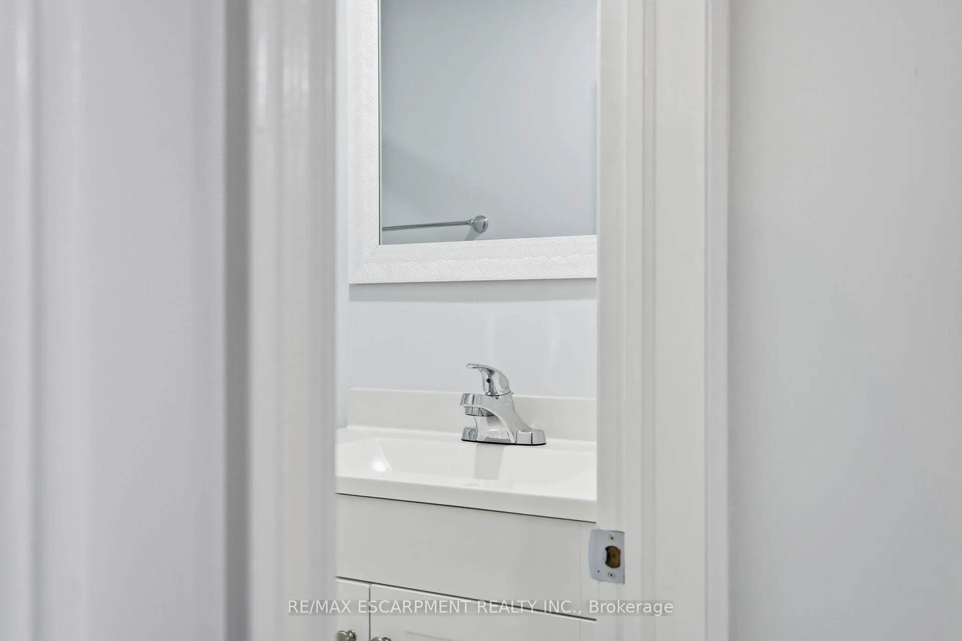 Photo 155 of 3 Algonquin Avenue, Hamilton, Rural Flamborough — HOMEH