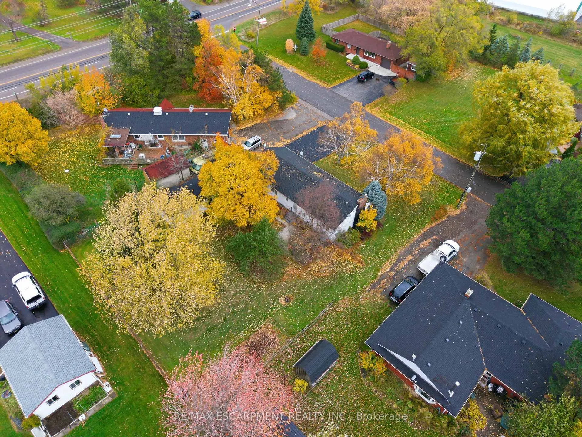 Photo 202 of 3 Algonquin Avenue, Hamilton, Rural Flamborough — HOMEH