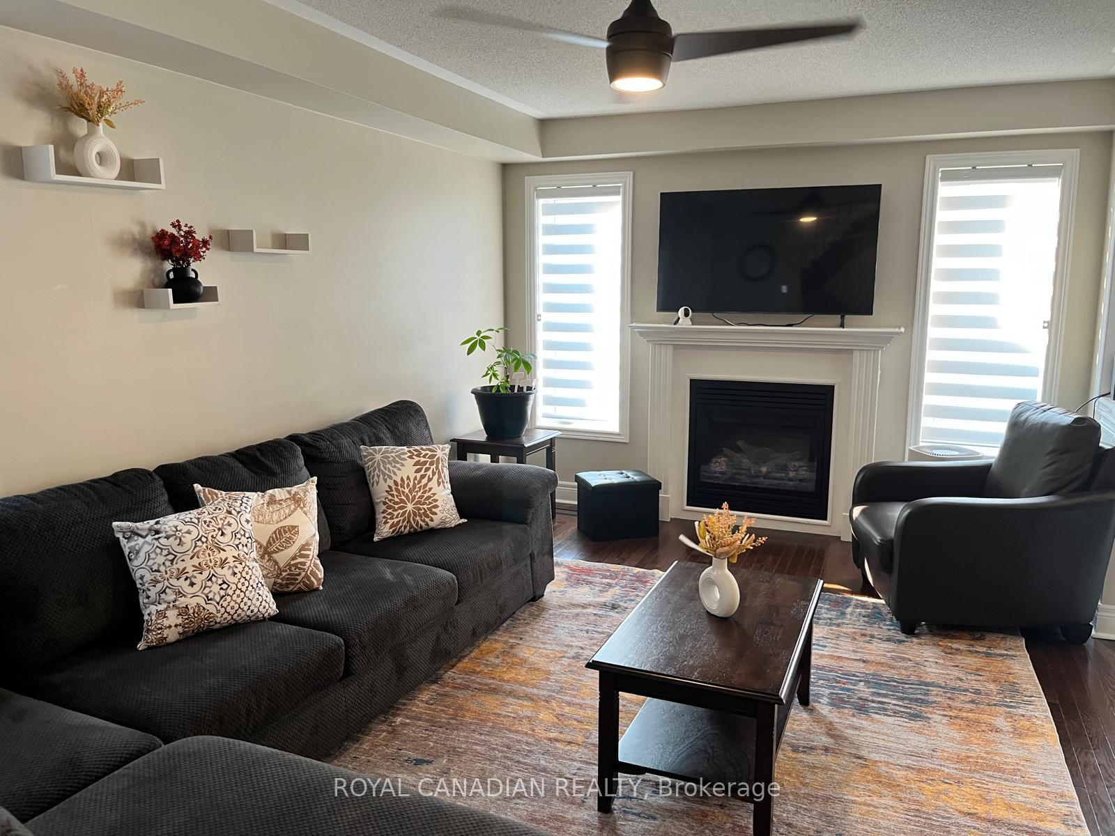 Photo 4 of 181 Bathgate Crescent E, Clarington, Courtice — HOMEH