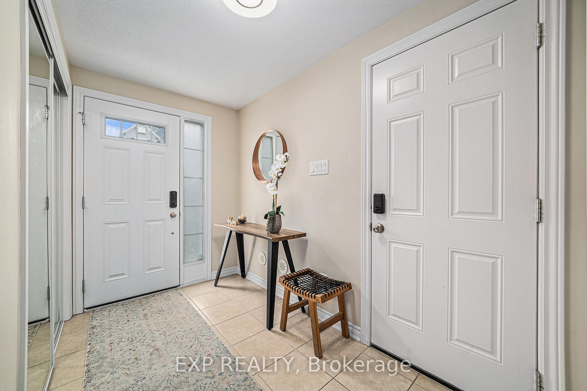 Photo 4 of 335 Sweet Grass Circle, Ottawa, Barrhaven - Half Moon Bay — HOMEH