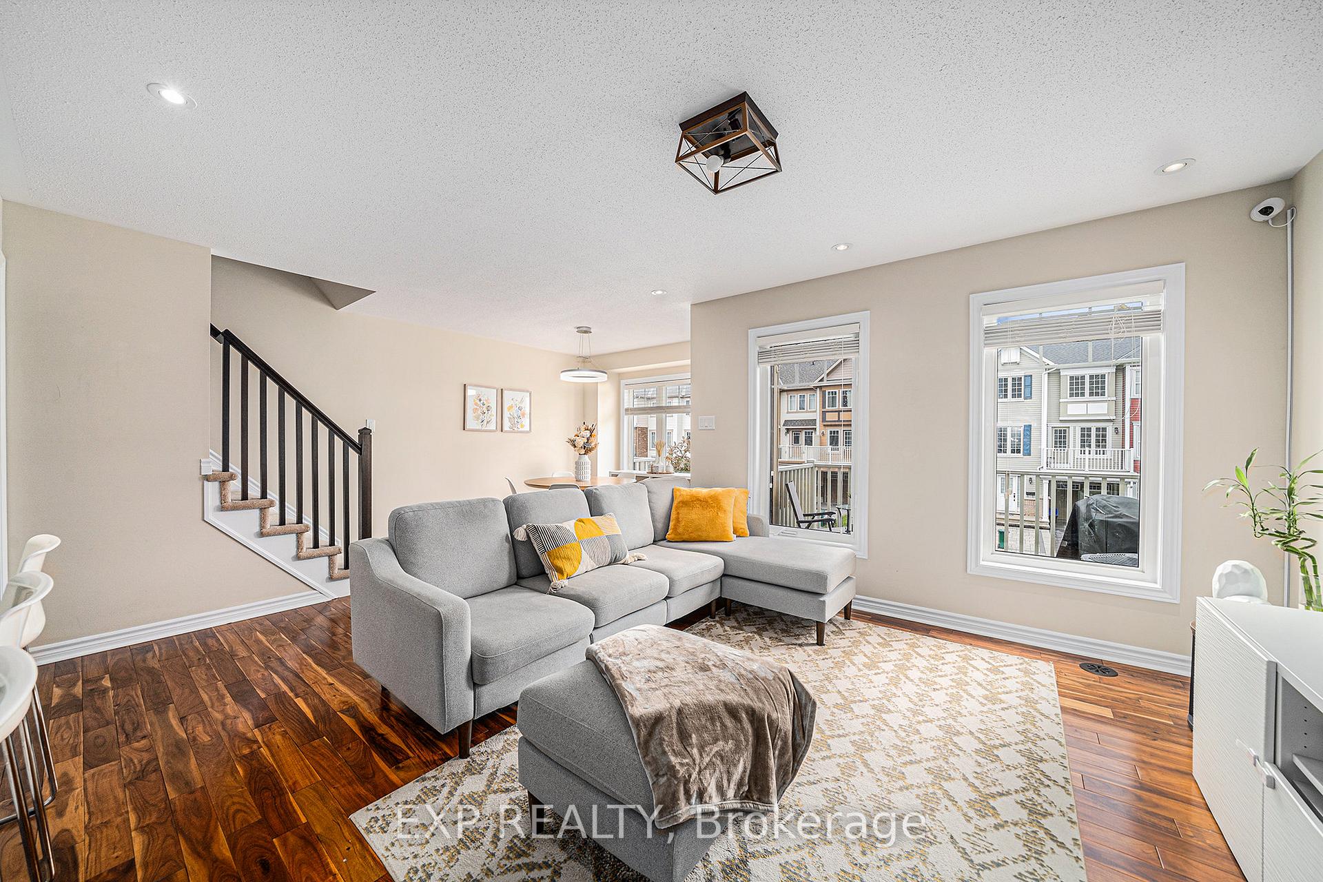 Photo 7 of 335 Sweet Grass Circle, Ottawa, Barrhaven - Half Moon Bay — HOMEH
