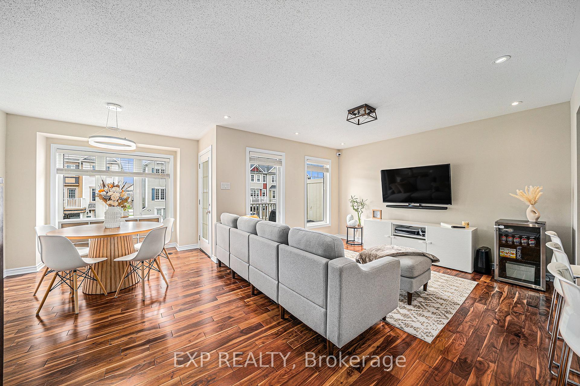 Photo 8 of 335 Sweet Grass Circle, Ottawa, Barrhaven - Half Moon Bay — HOMEH