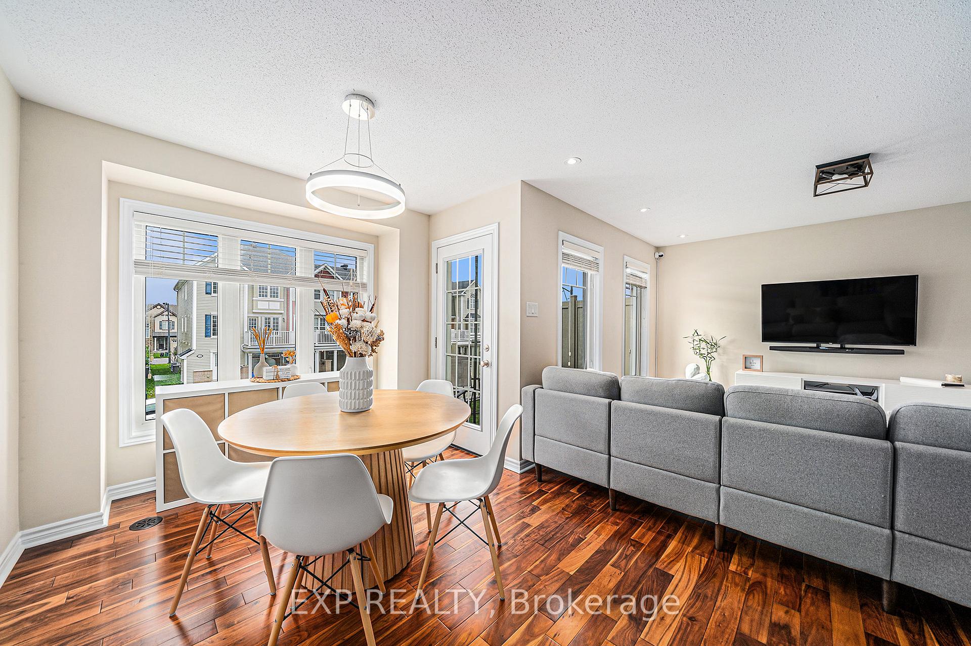Photo 9 of 335 Sweet Grass Circle, Ottawa, Barrhaven - Half Moon Bay — HOMEH
