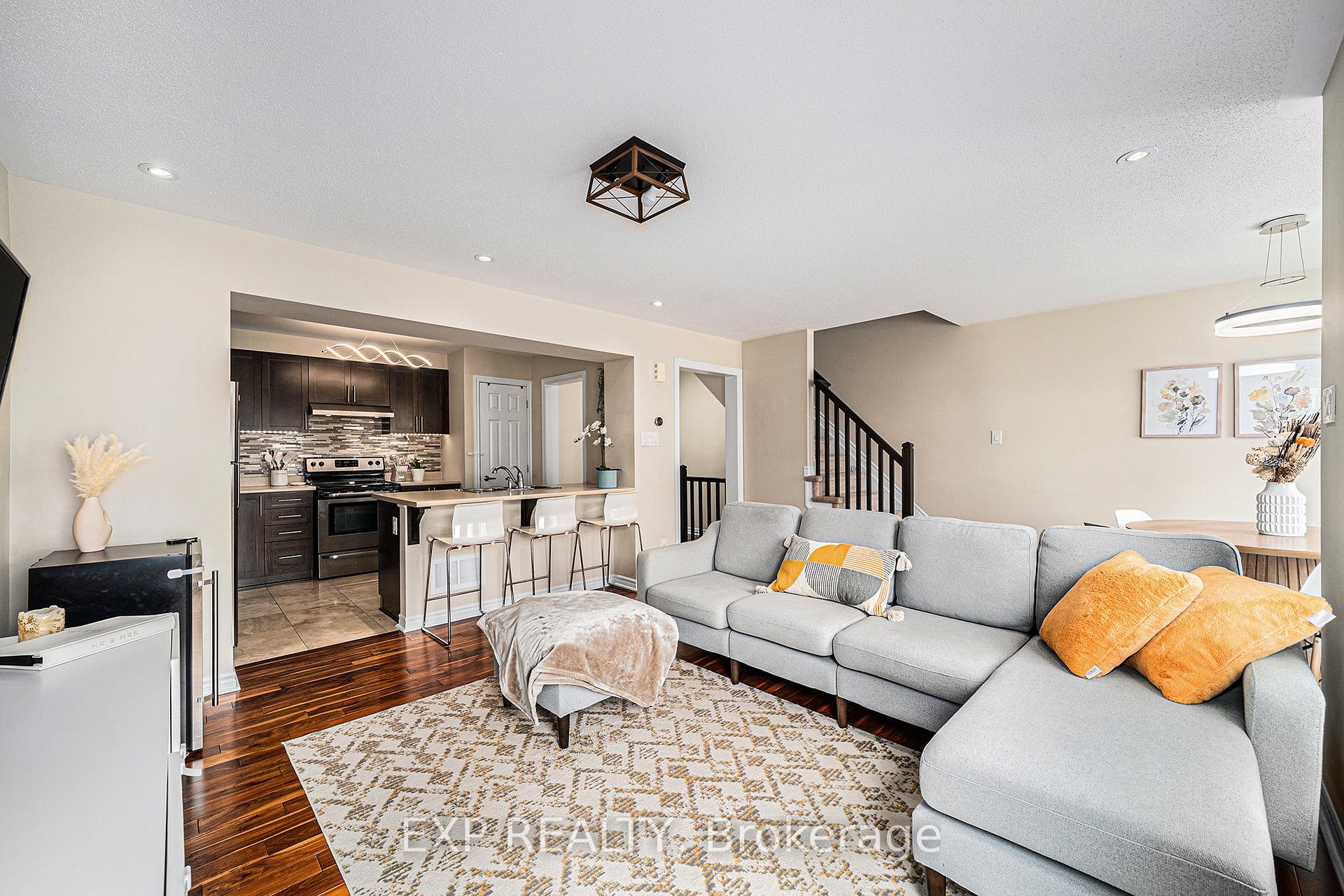 Photo 10 of 335 Sweet Grass Circle, Ottawa, Barrhaven - Half Moon Bay — HOMEH