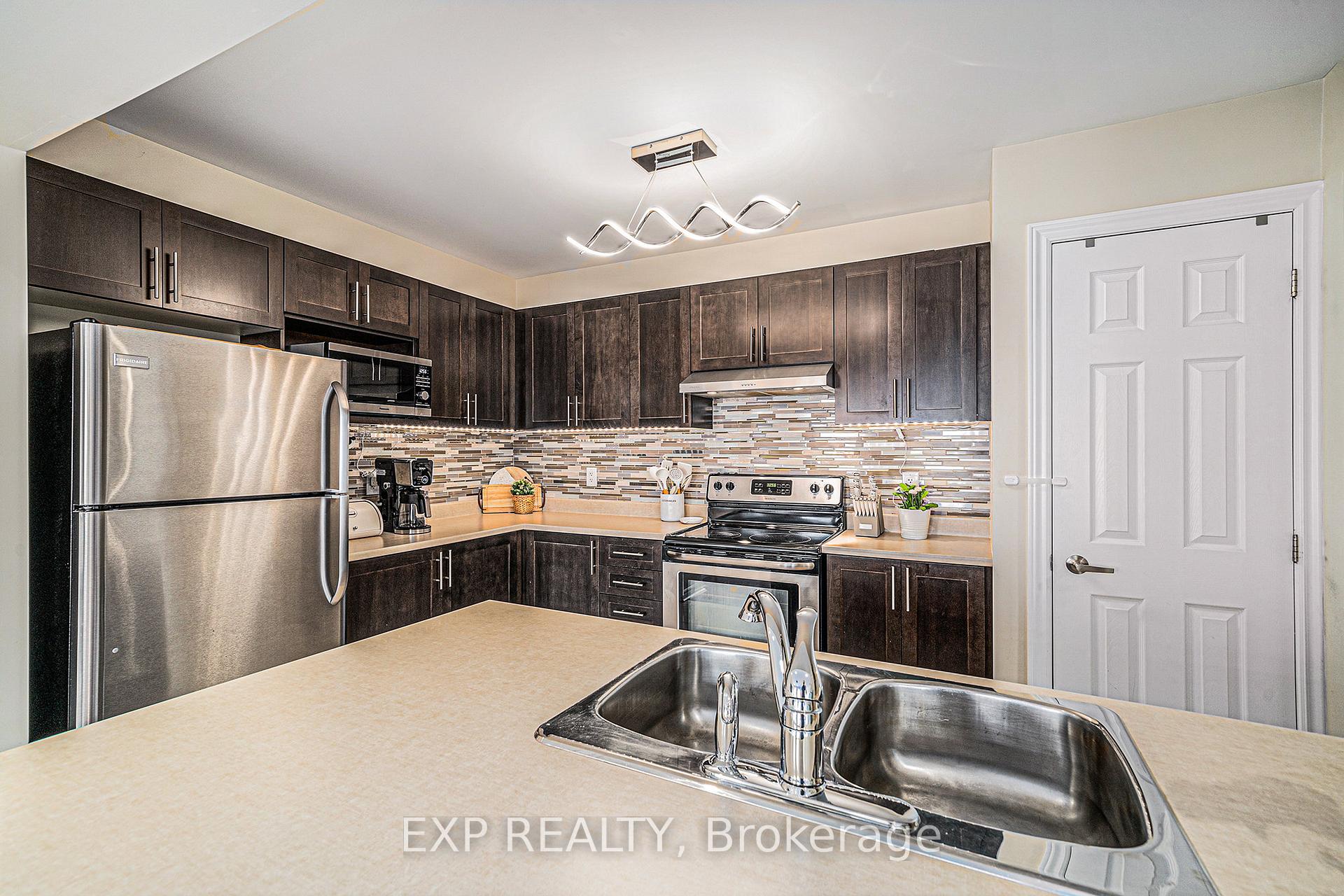 Photo 12 of 335 Sweet Grass Circle, Ottawa, Barrhaven - Half Moon Bay — HOMEH
