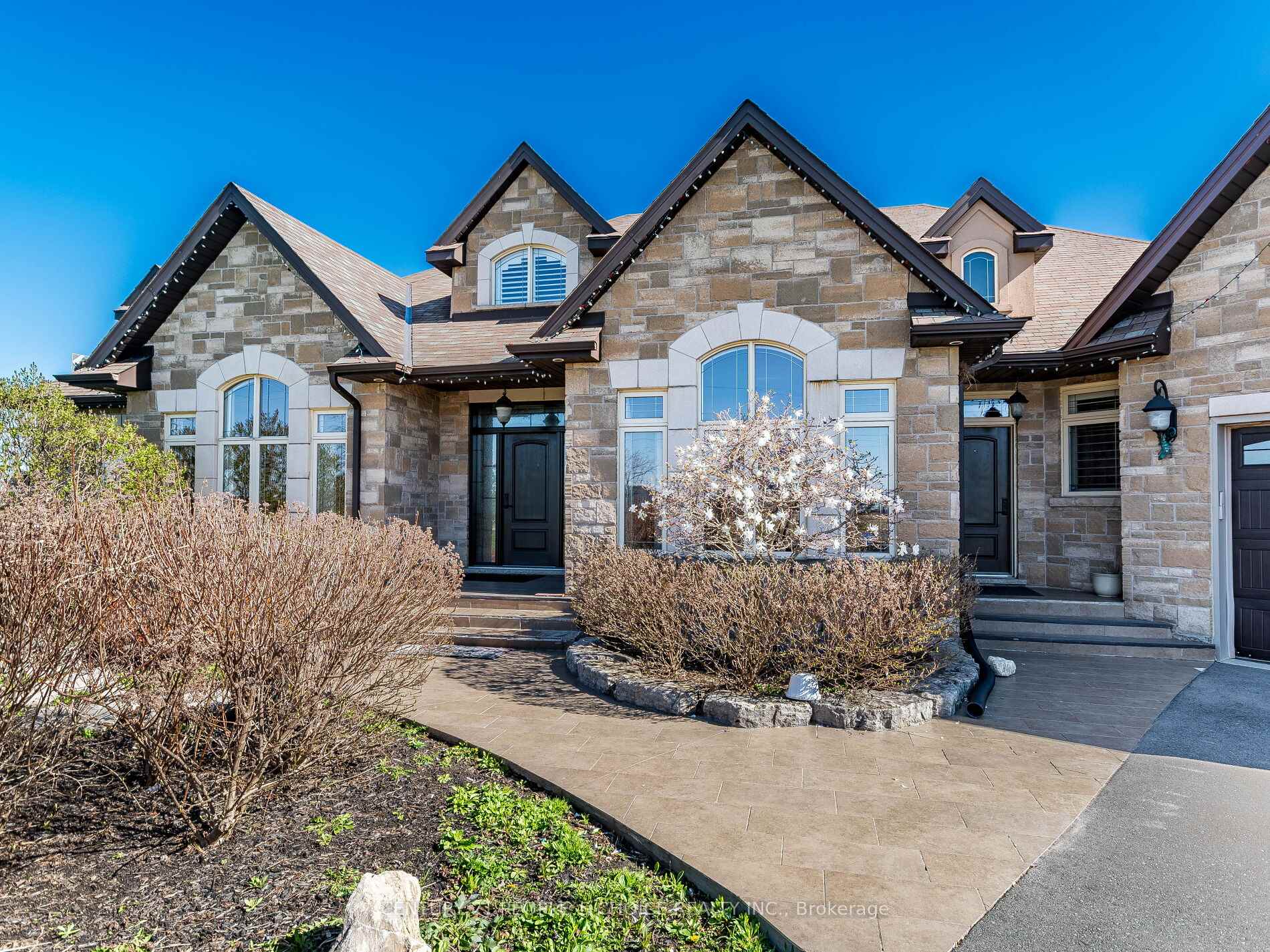 Photo 1 of 191 Kemp Road E, Grimsby, Grimsby Escarpment — HOMEH