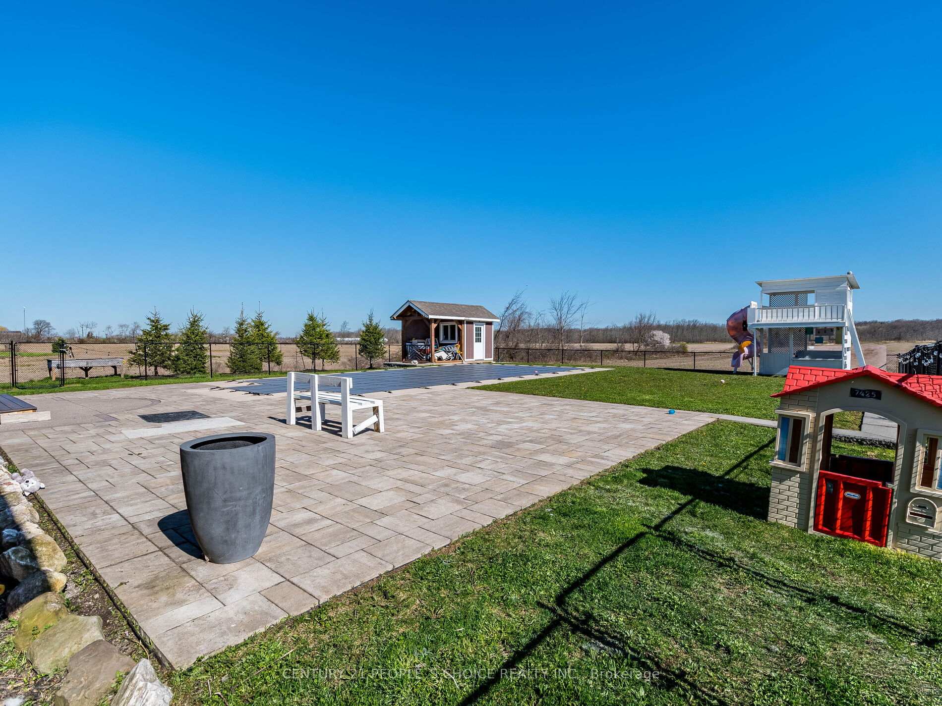 Photo 37 of 191 Kemp Road E, Grimsby, Grimsby Escarpment — HOMEH