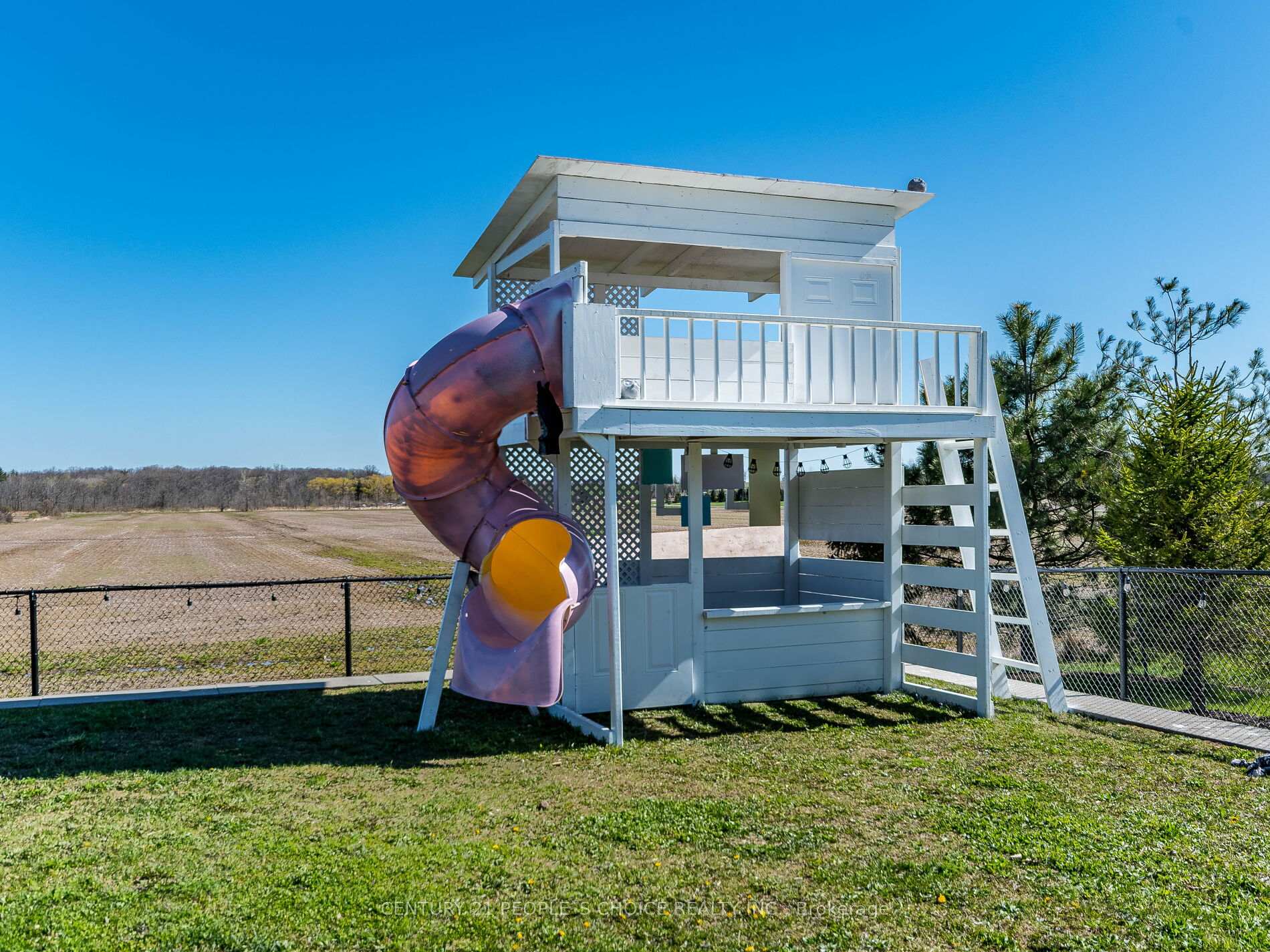 Photo 40 of 191 Kemp Road E, Grimsby, Grimsby Escarpment — HOMEH