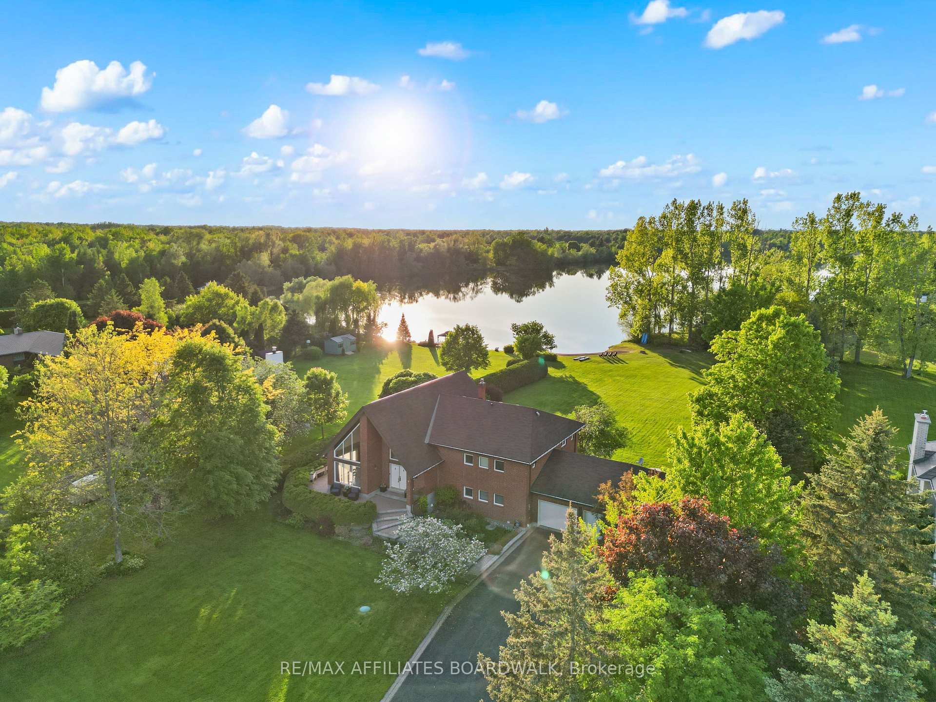 Photo 1 of 1700 Lakeshore Drive, Ottawa, Greely — HOMEH