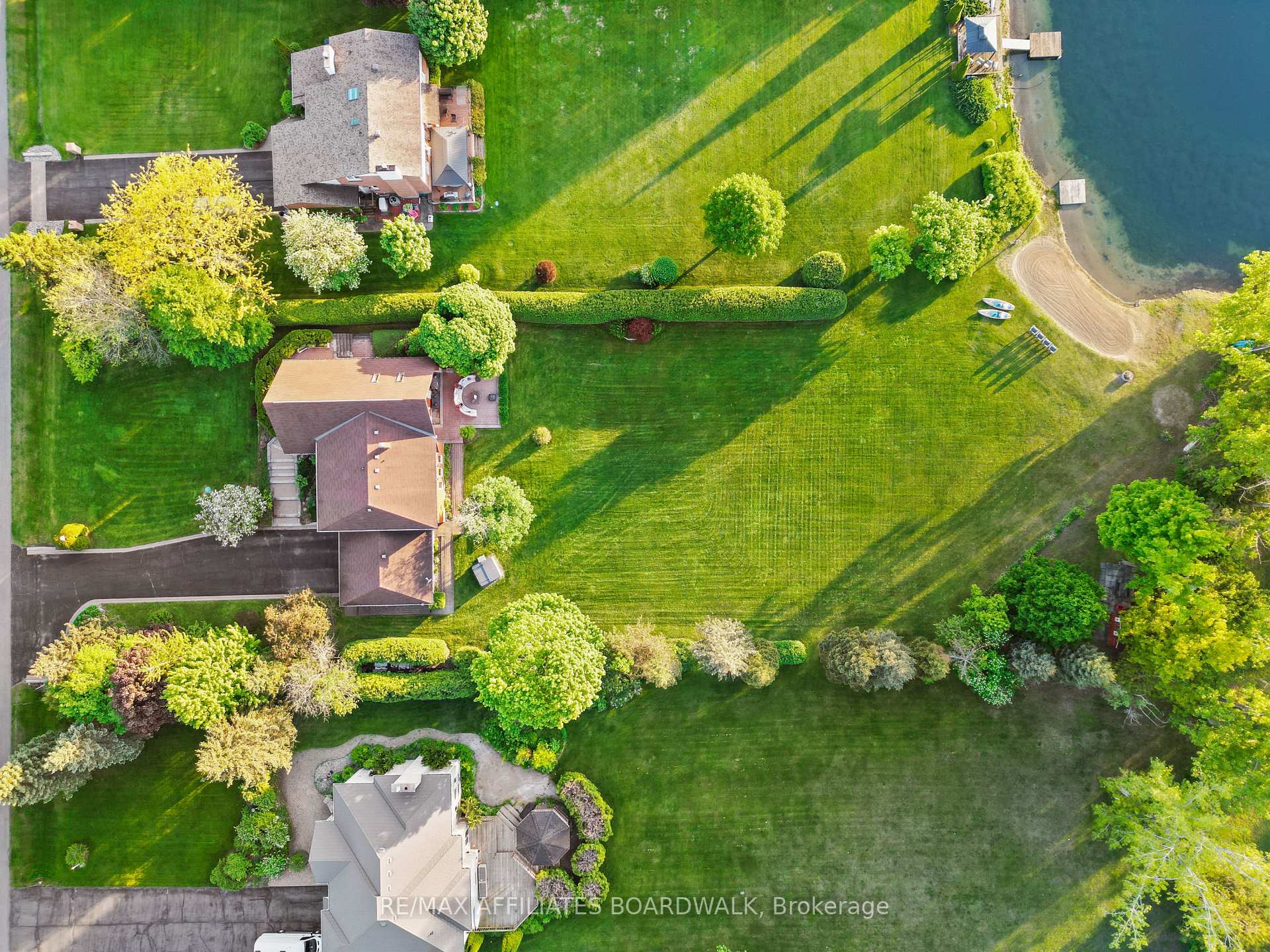 Photo 3 of 1700 Lakeshore Drive, Ottawa, Greely — HOMEH