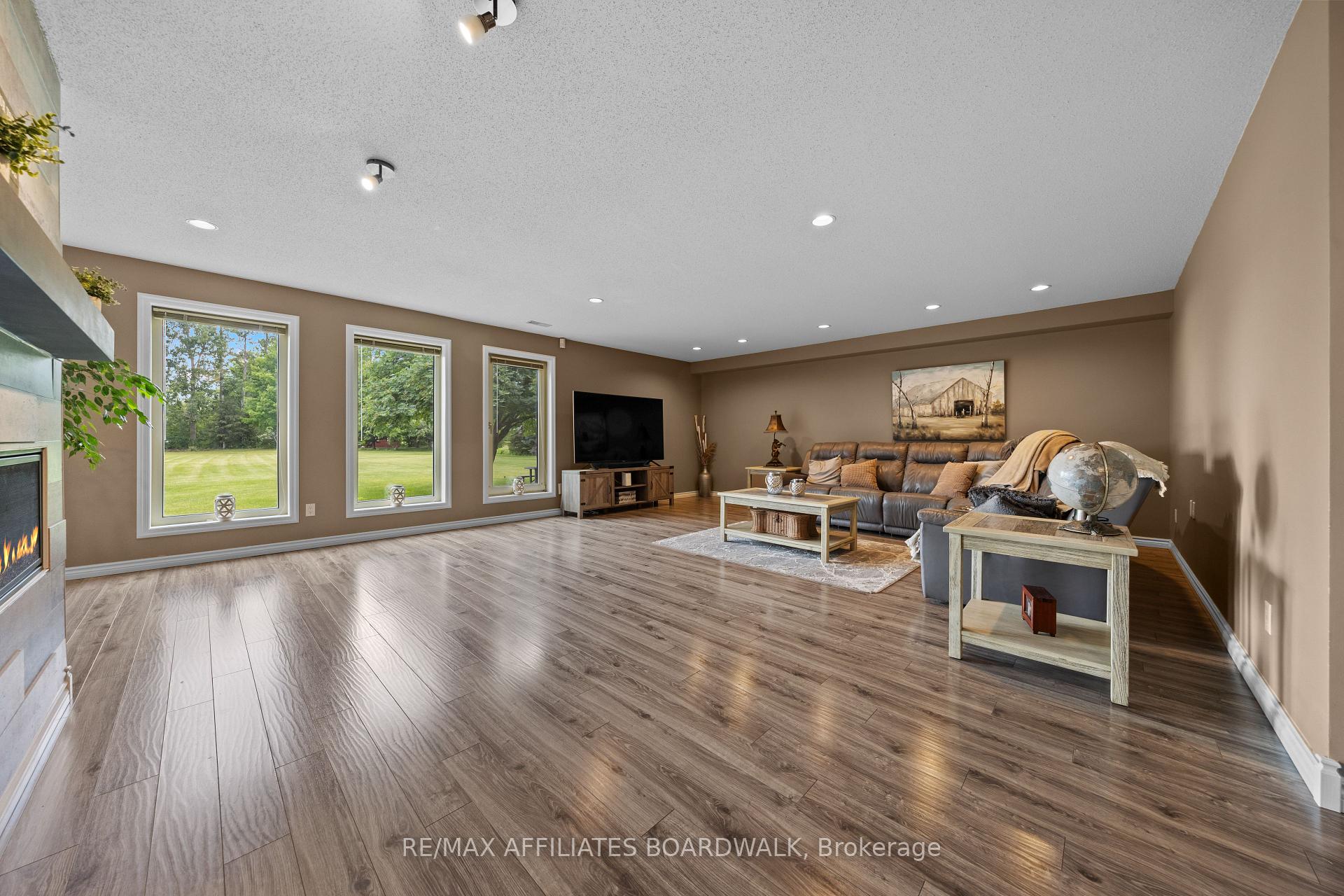 Photo 23 of 1700 Lakeshore Drive, Ottawa, Greely — HOMEH