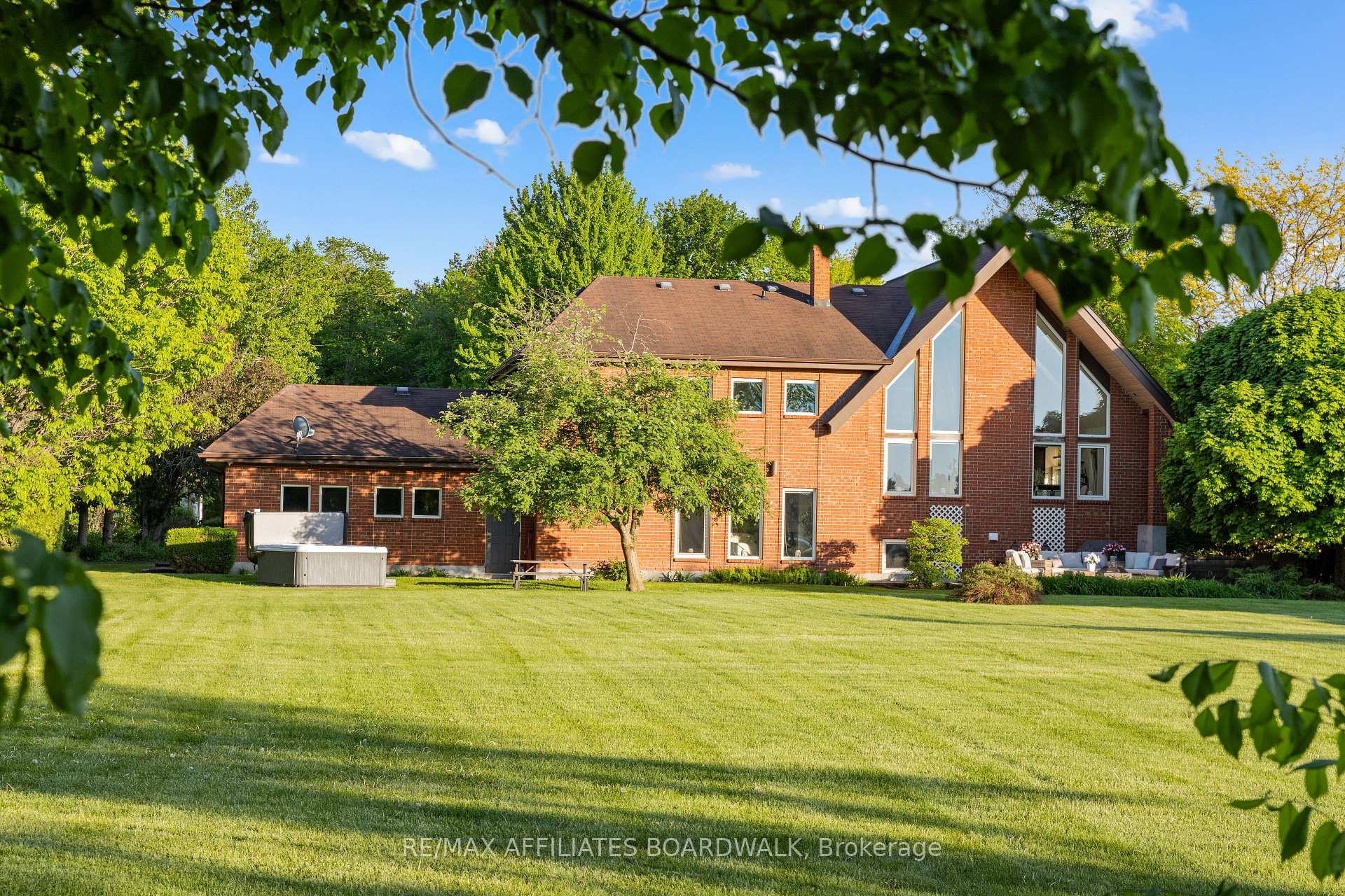 Photo 39 of 1700 Lakeshore Drive, Ottawa, Greely — HOMEH
