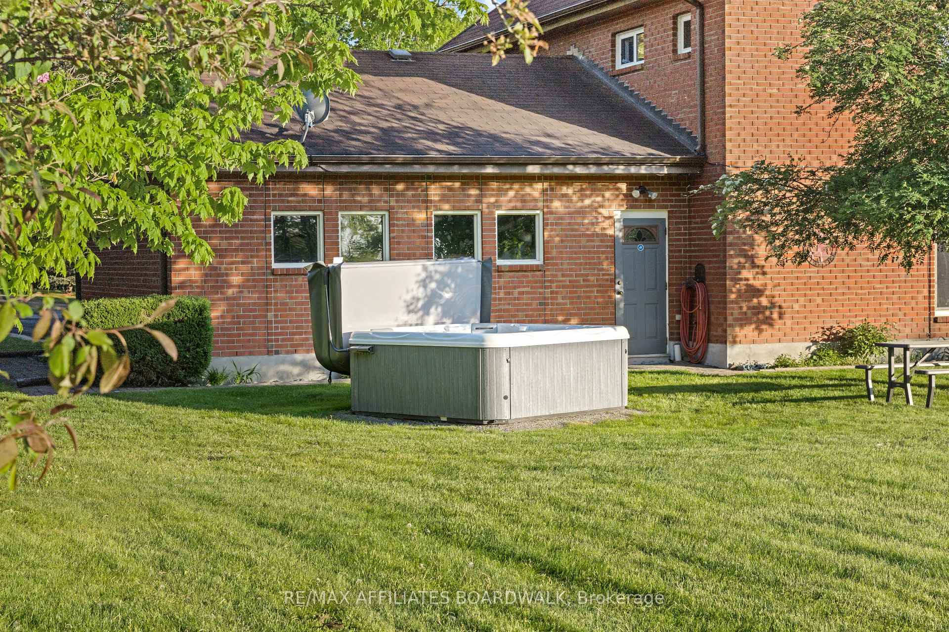 Photo 41 of 1700 Lakeshore Drive, Ottawa, Greely — HOMEH
