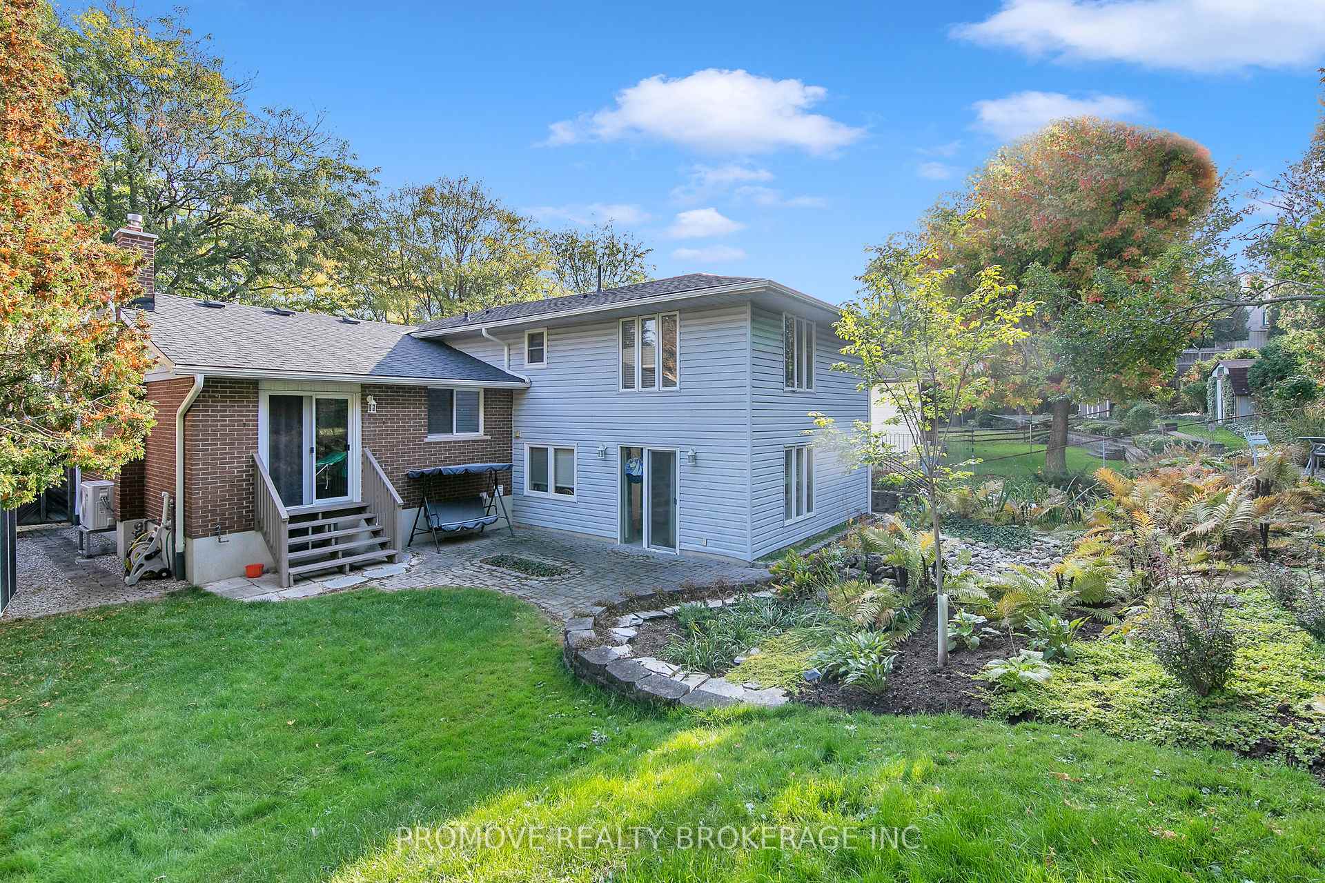Photo 2 of 22 Thistle Road, Guelph, Willow West/Sugarbush/West Acres — HOMEH