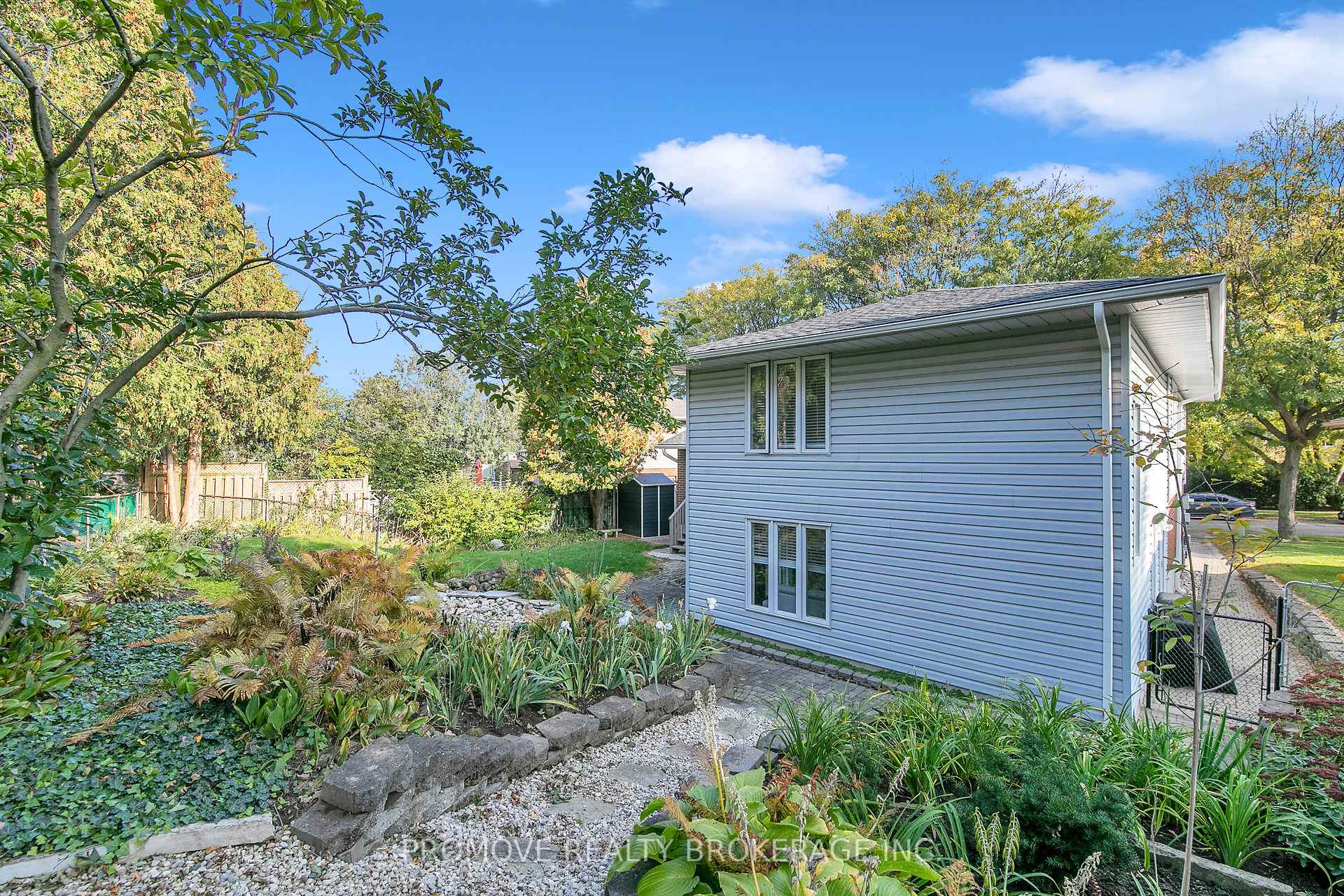Photo 5 of 22 Thistle Road, Guelph, Willow West/Sugarbush/West Acres — HOMEH