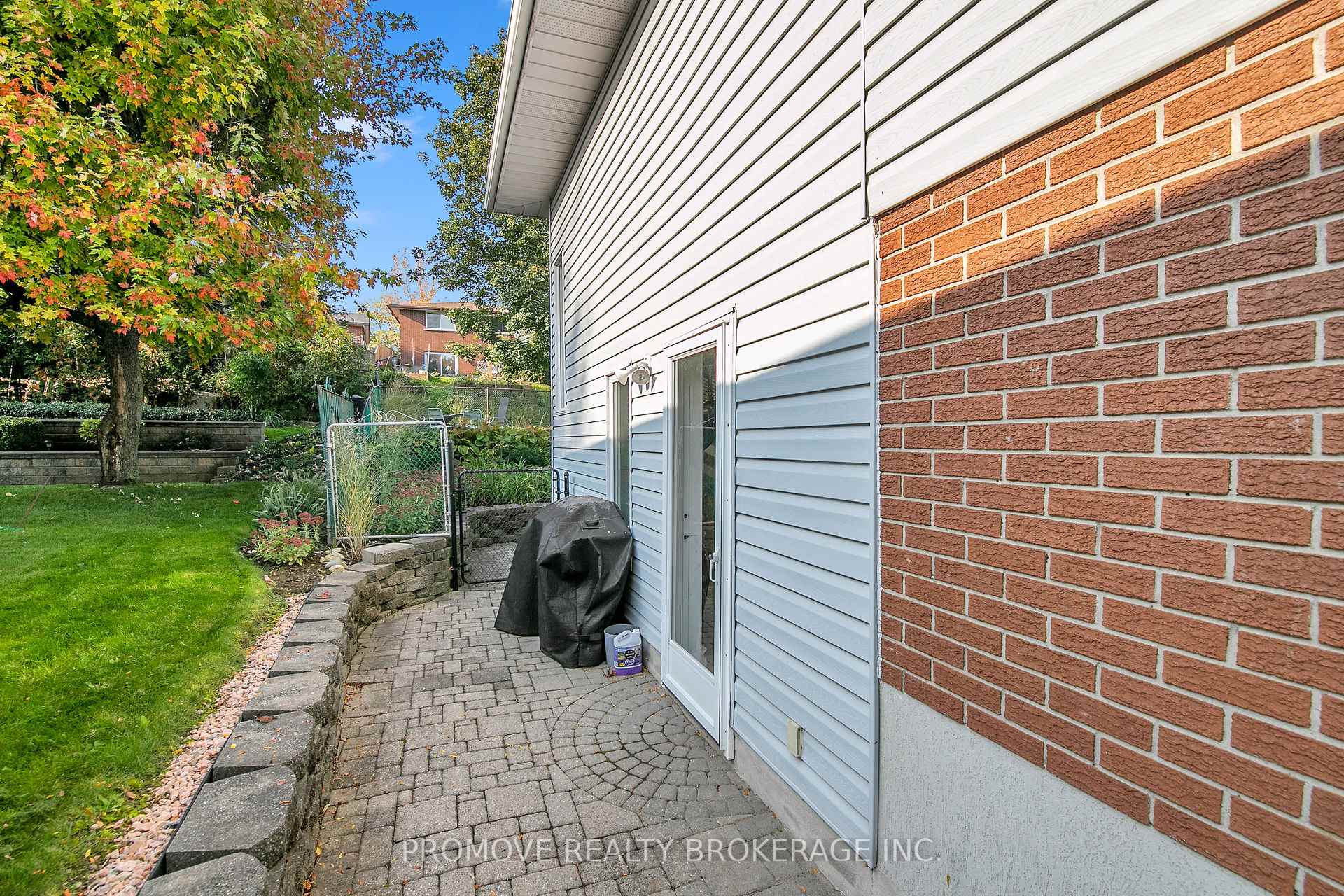 Photo 24 of 22 Thistle Road, Guelph, Willow West/Sugarbush/West Acres — HOMEH
