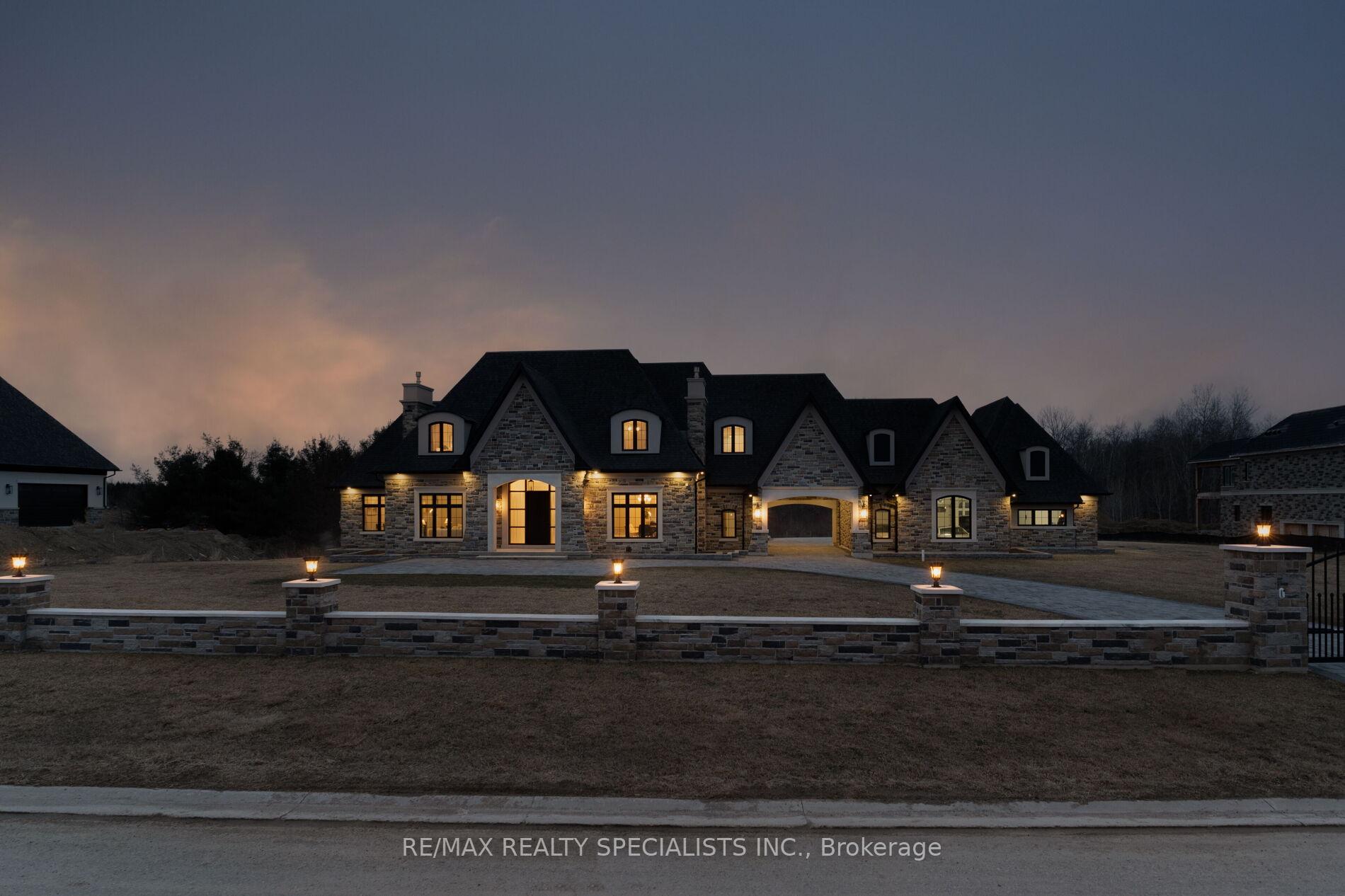 Photo 2 of 15 Mulloy Court, Caledon, Palgrave — HOMEH