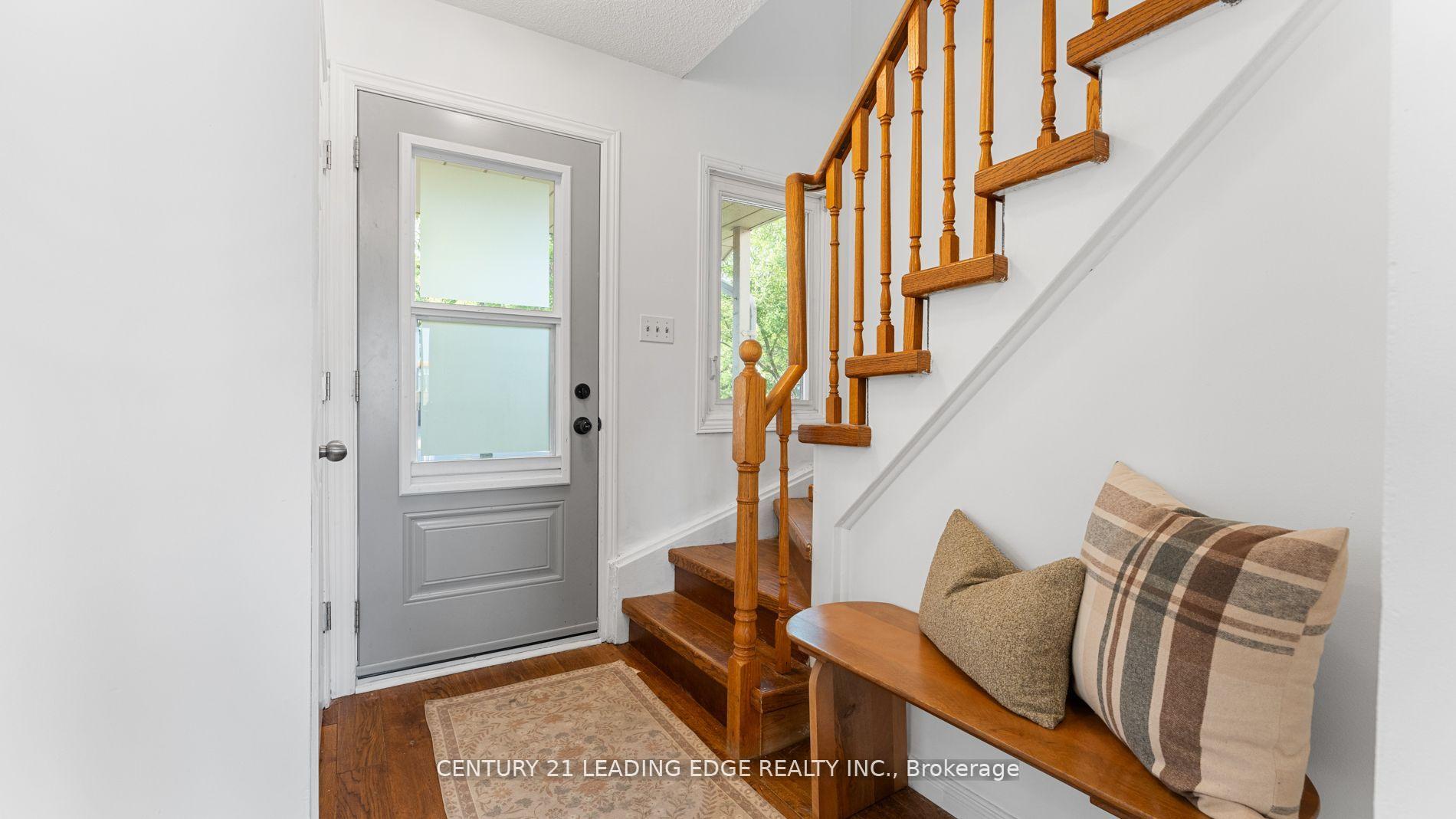 Photo 4 of 55 Turnberry Crescent, Clarington, Courtice — HOMEH