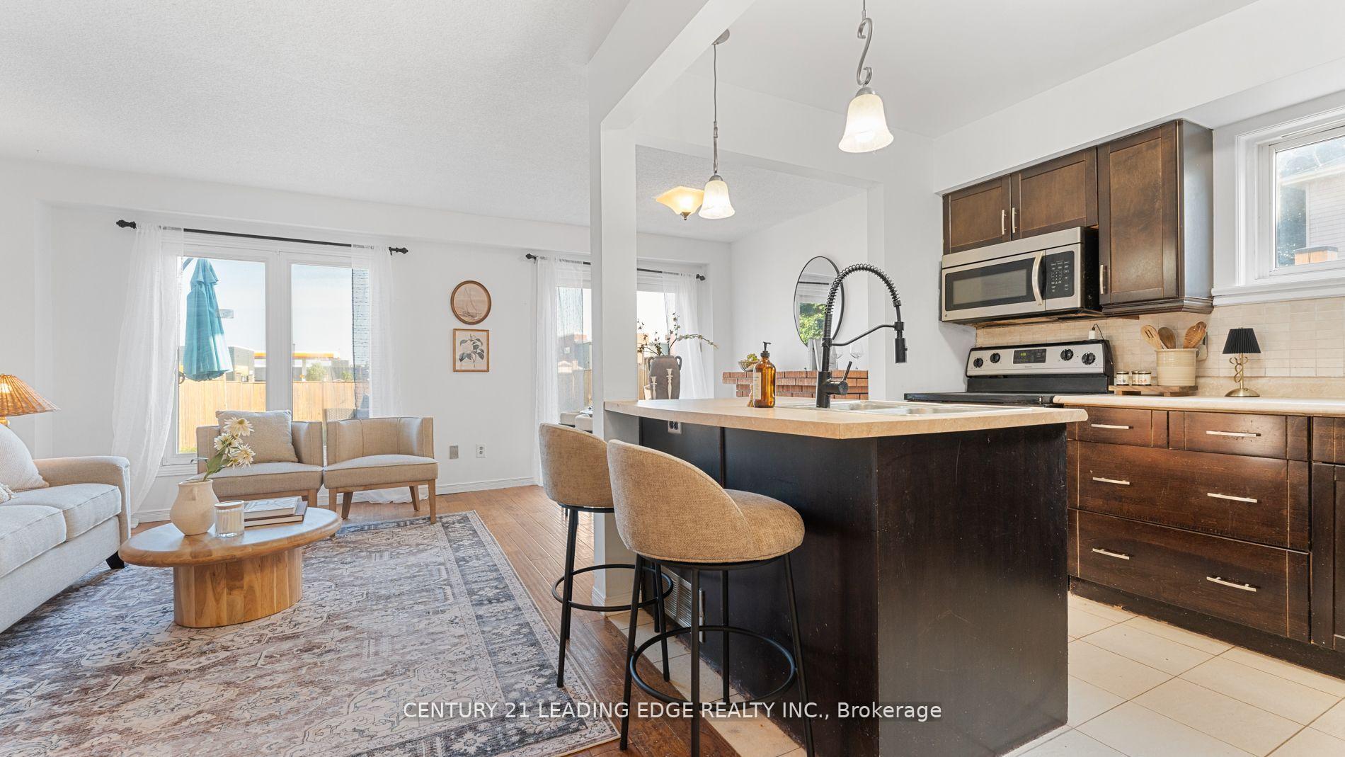 Photo 5 of 55 Turnberry Crescent, Clarington, Courtice — HOMEH