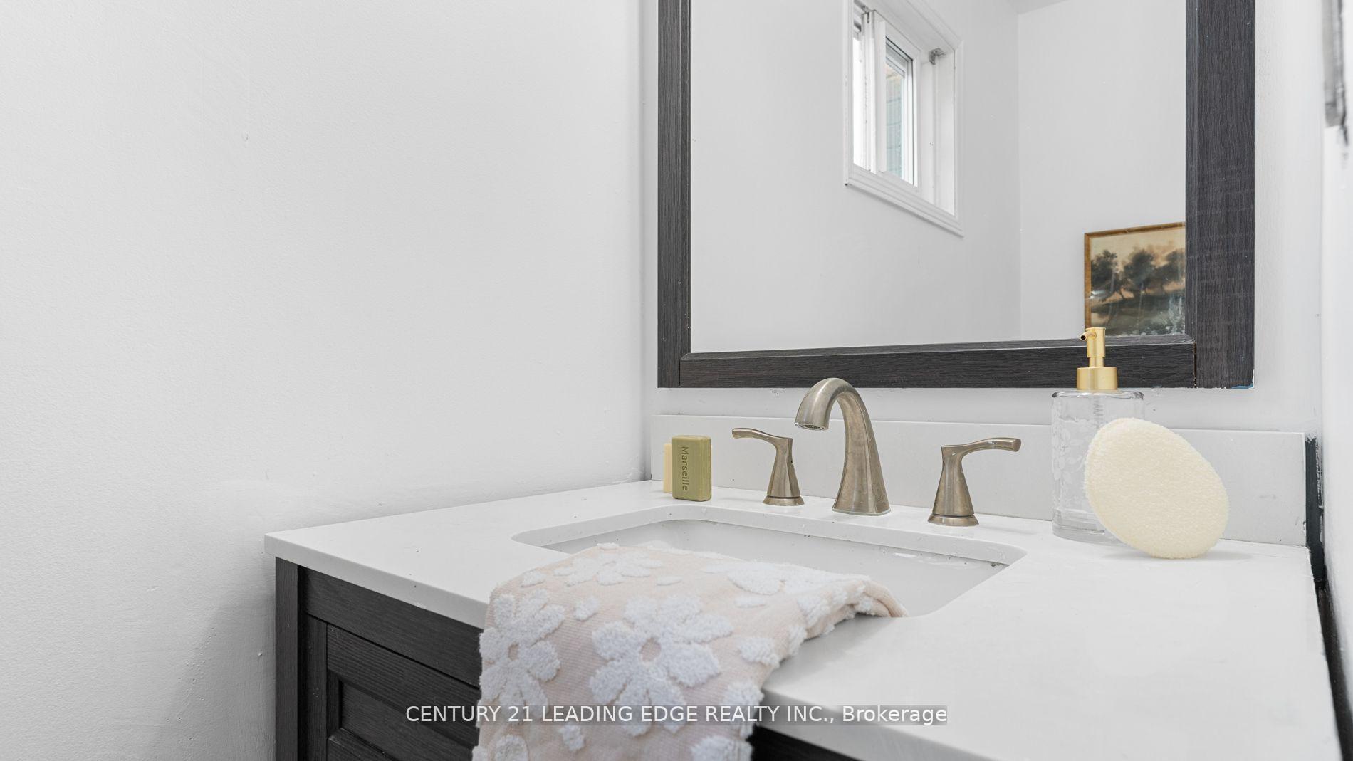 Photo 17 of 55 Turnberry Crescent, Clarington, Courtice — HOMEH