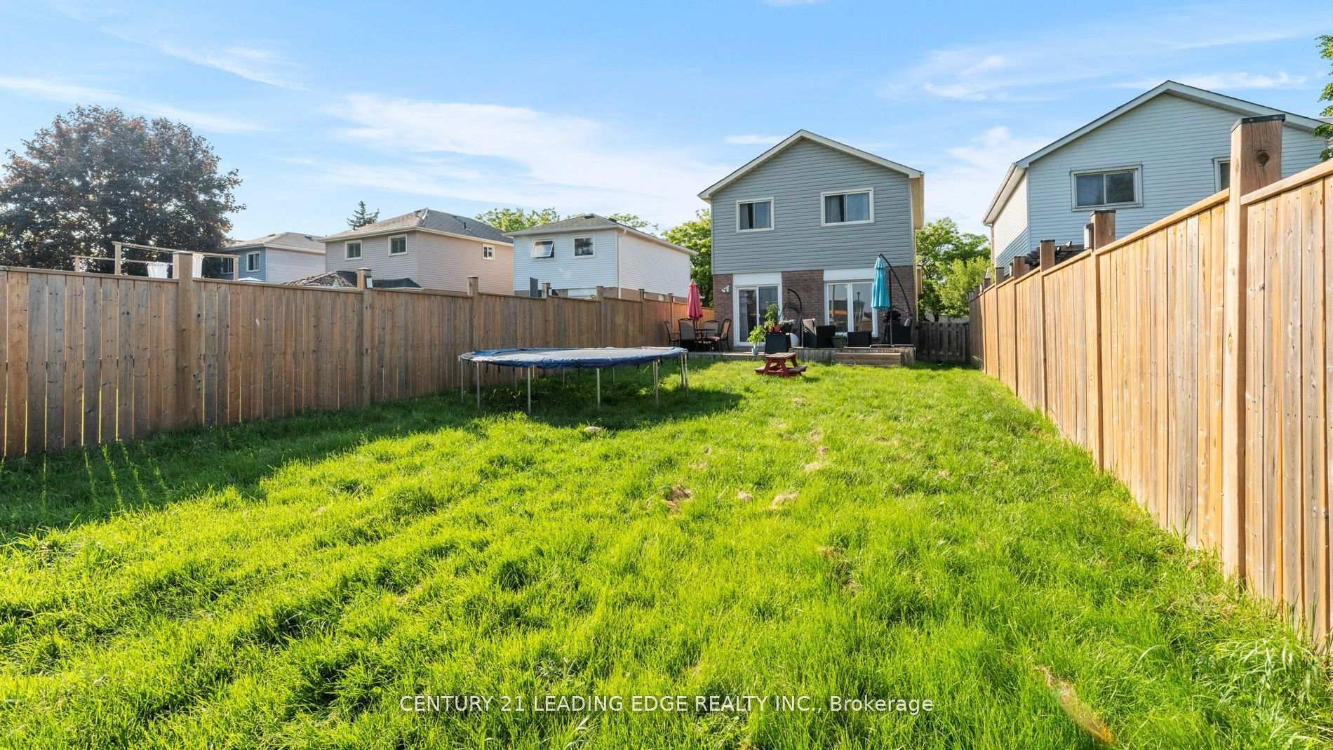Photo 37 of 55 Turnberry Crescent, Clarington, Courtice — HOMEH