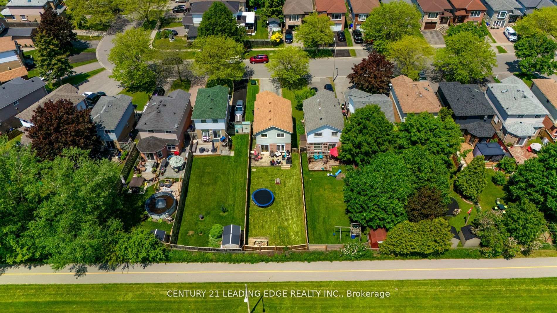 Photo 41 of 55 Turnberry Crescent, Clarington, Courtice — HOMEH