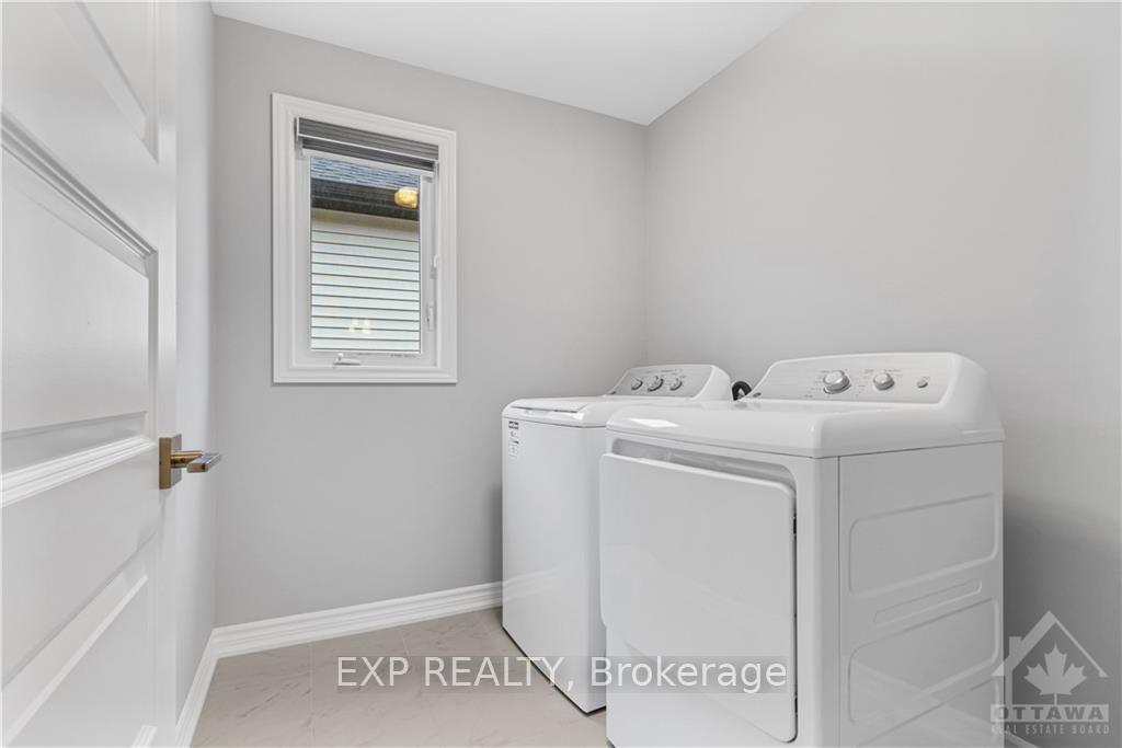 Photo 4 of 522 Flagstaff Drive, Ottawa, Barrhaven - Half Moon Bay — HOMEH