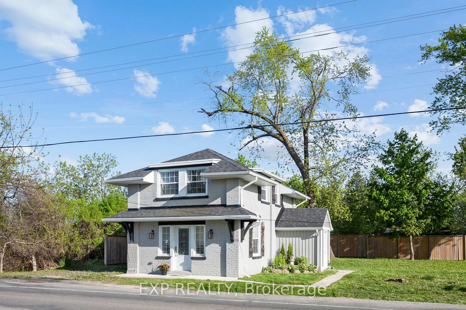 Photo 2 of 1597 Metro Road N, Georgina, Historic Lakeshore Communities — HOMEH