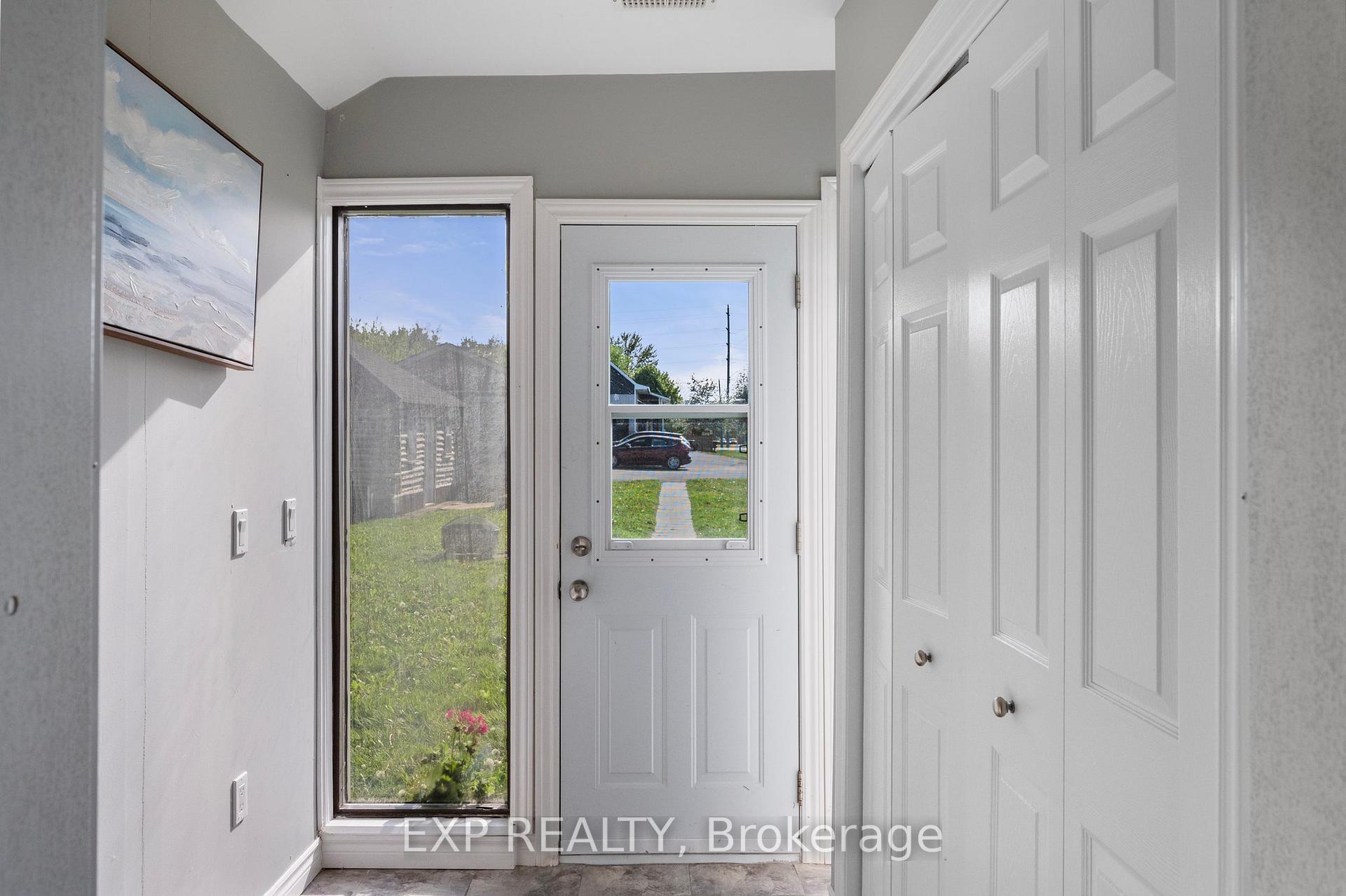 Photo 6 of 1597 Metro Road N, Georgina, Historic Lakeshore Communities — HOMEH
