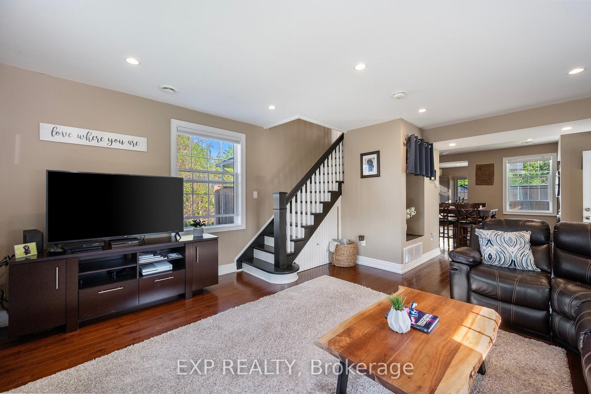 Photo 10 of 1597 Metro Road N, Georgina, Historic Lakeshore Communities — HOMEH